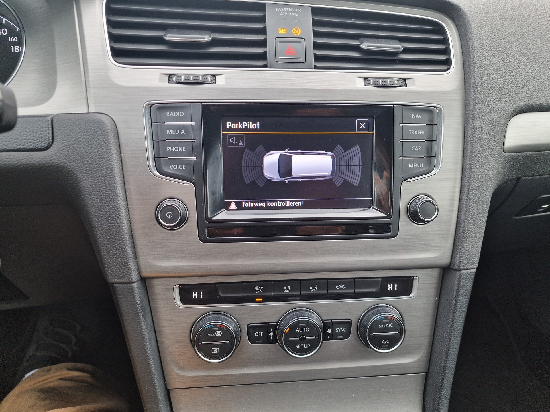 VW Golf Variant 1.4 TSI Comfortline DSG-image-13