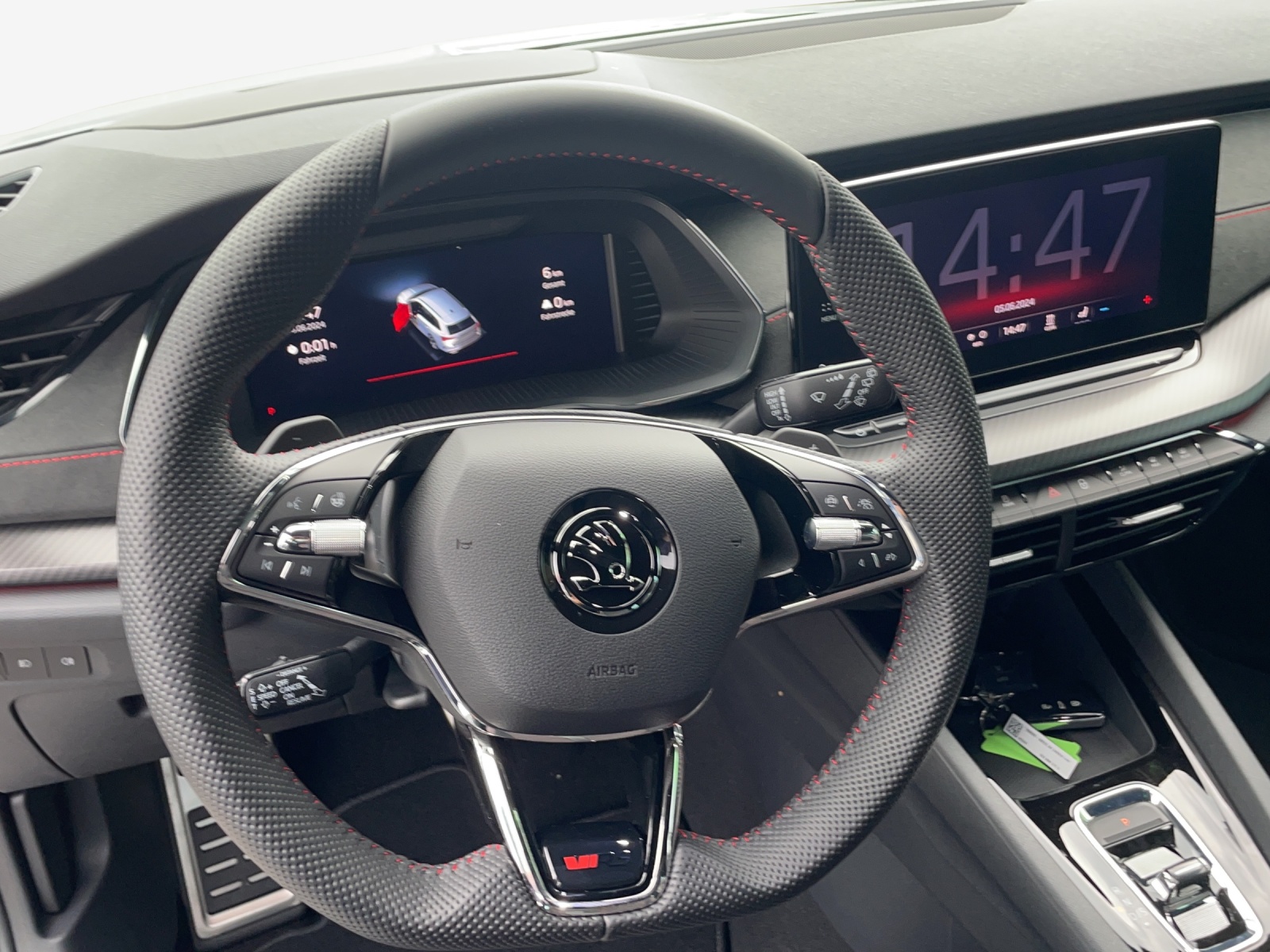 SKODA Octavia Combi 2.0 TSI DSG RS-image-11