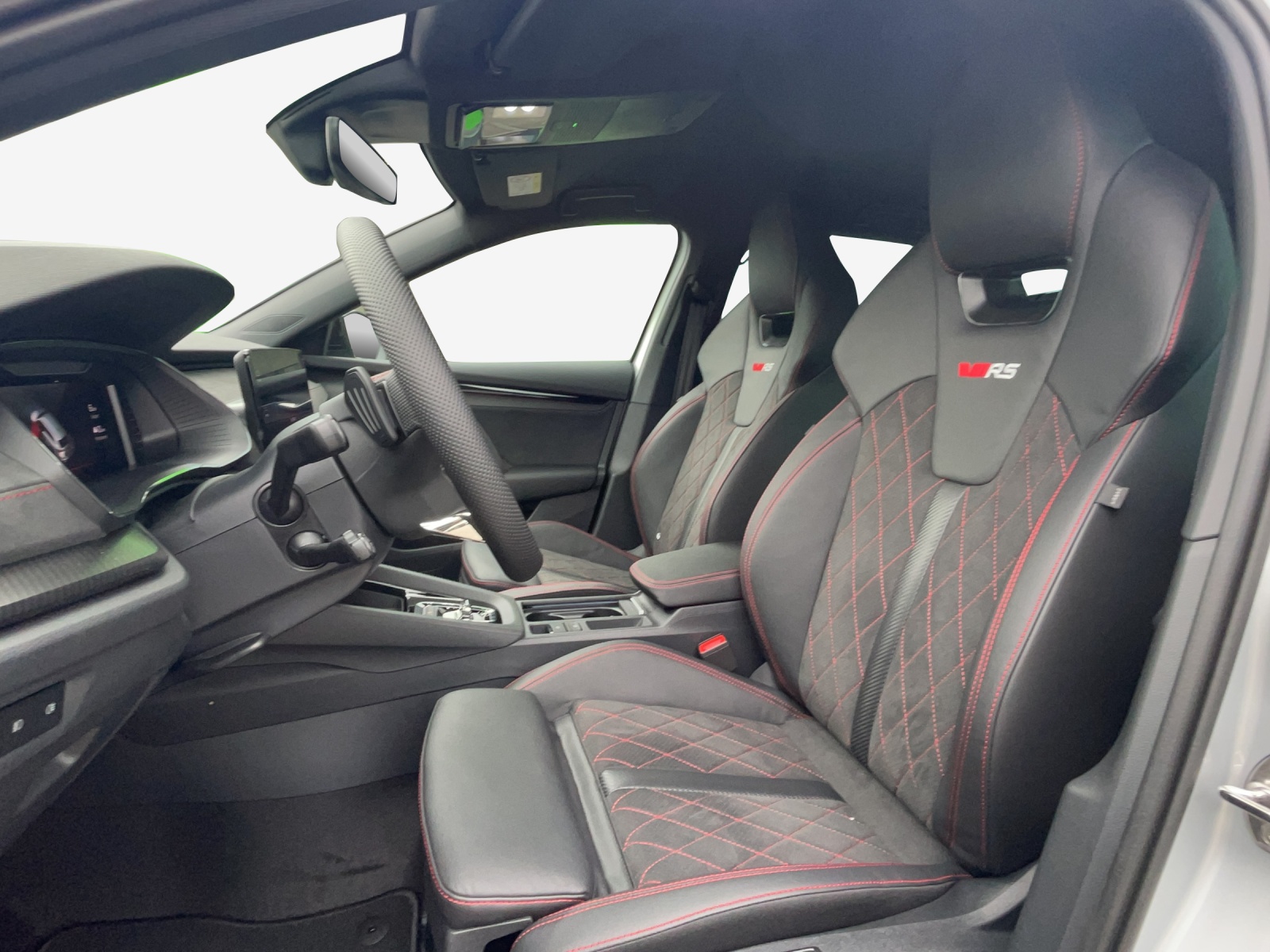 SKODA Octavia Combi 2.0 TSI DSG RS-image-6