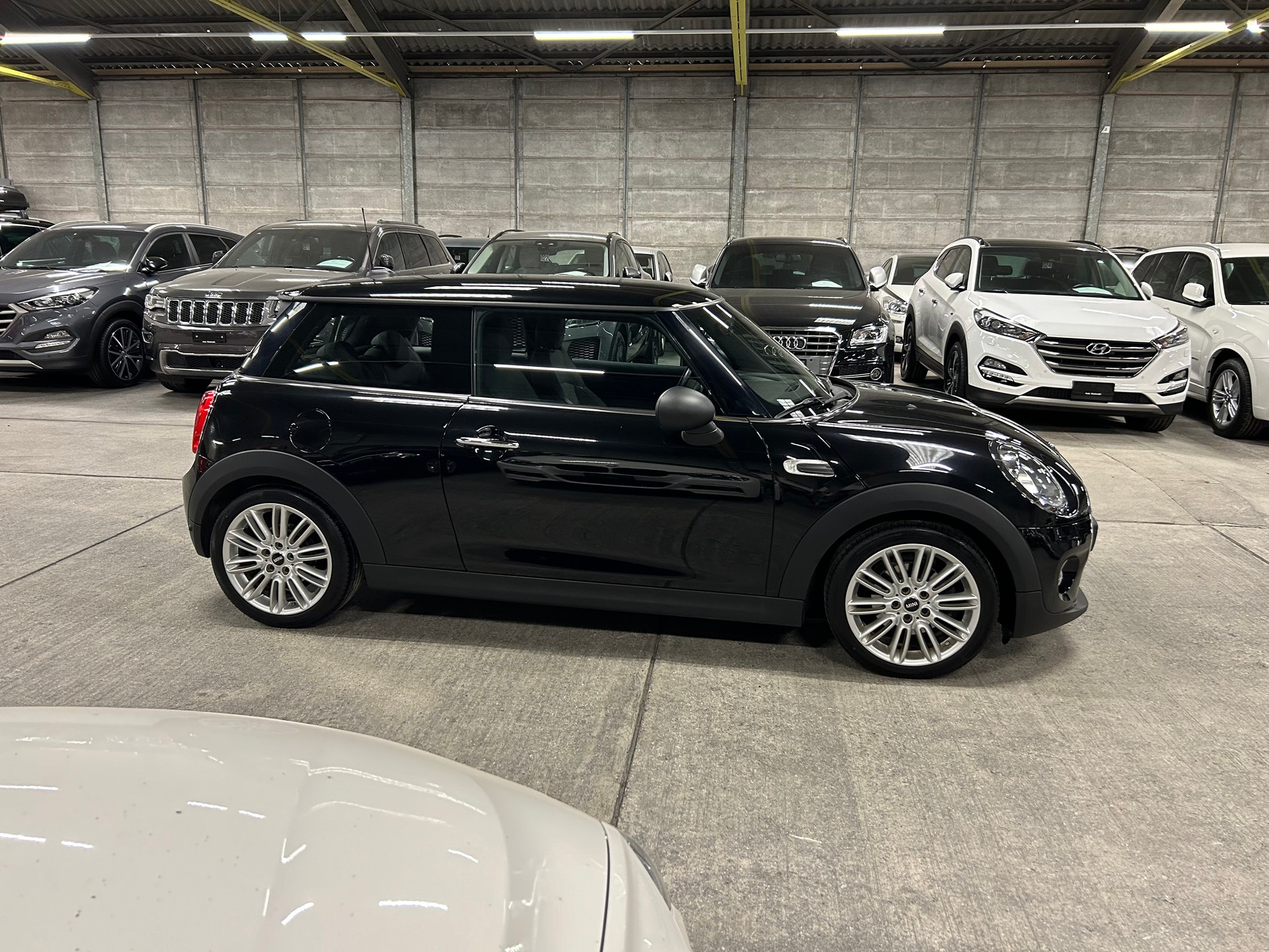 MINI Mini One Classic Edition-image-1