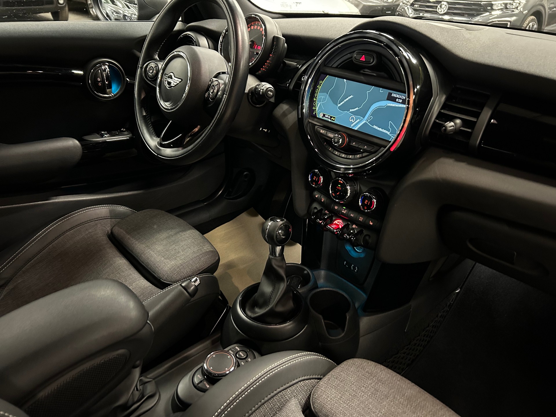 MINI Mini One Classic Edition-image-10