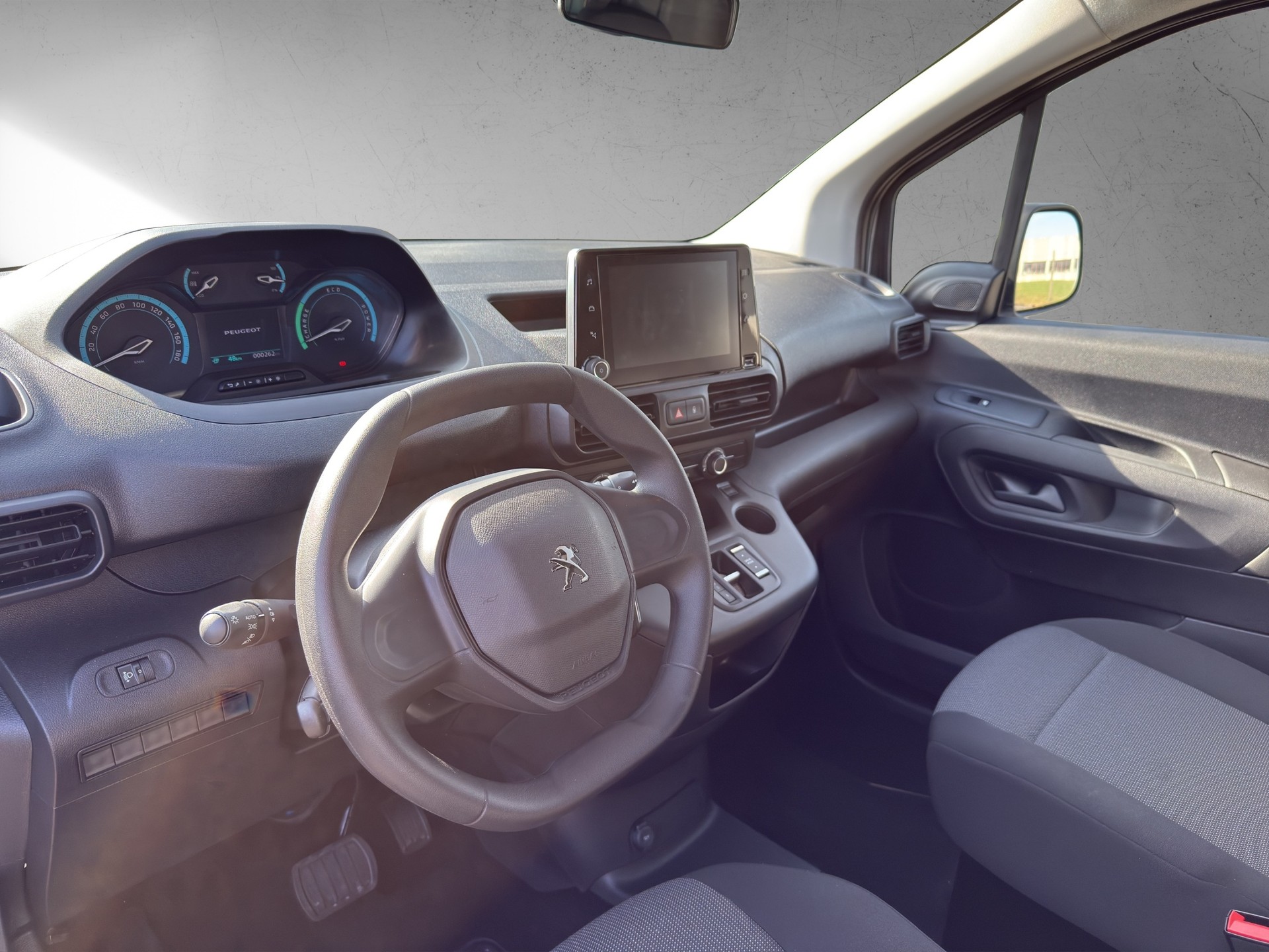 PEUGEOT e-Partner 50kWh Pro-image-5