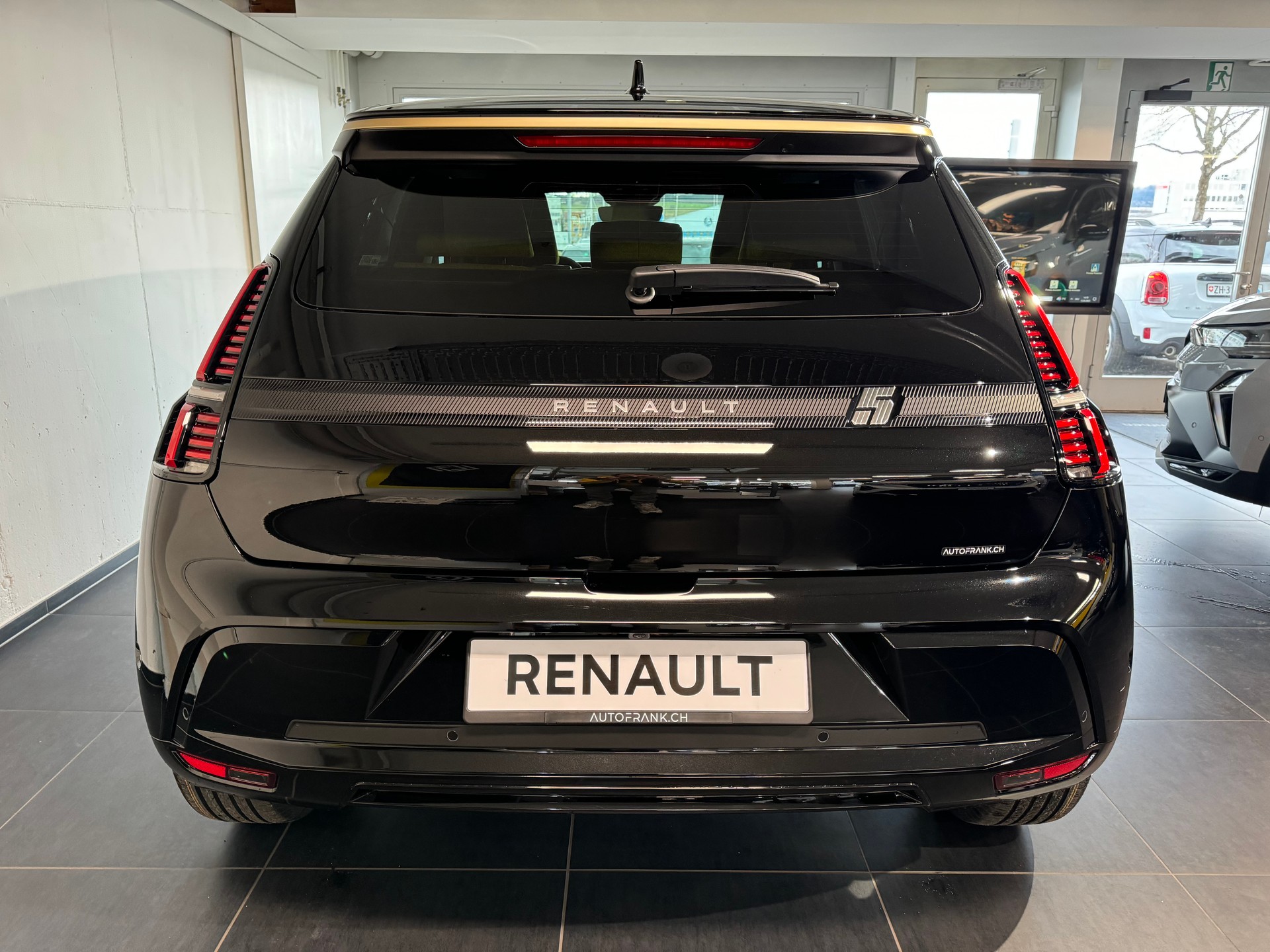 RENAULT R5 E-TECH 100% ELECTRIC iconic five 150PS Comfort Range-image-7