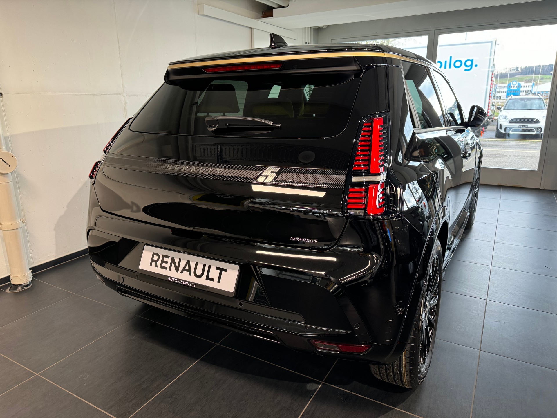 RENAULT R5 E-TECH 100% ELECTRIC iconic five 150PS Comfort Range-image-6