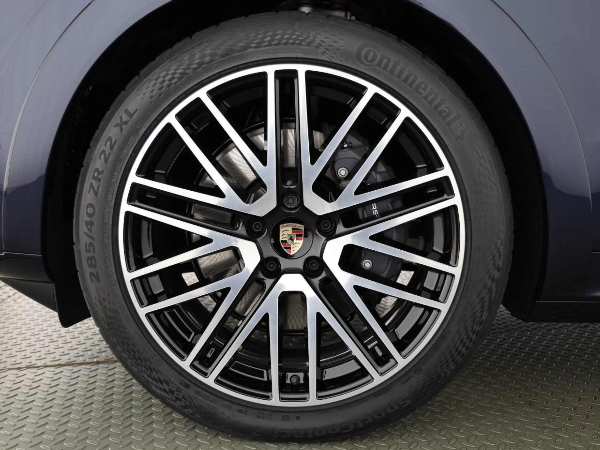 PORSCHE Cayenne E-Hybrid Coupé-image-5