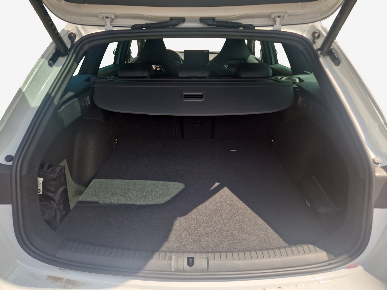 CUPRA LEON ST 1.5 e-HYBRID pHEV VZ DSG-image-12