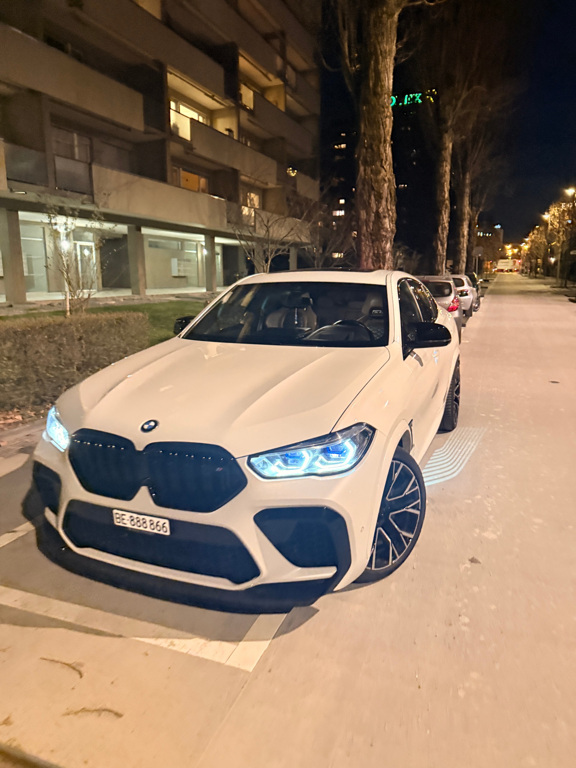 BMW X6M Steptronic M Competition-image-11