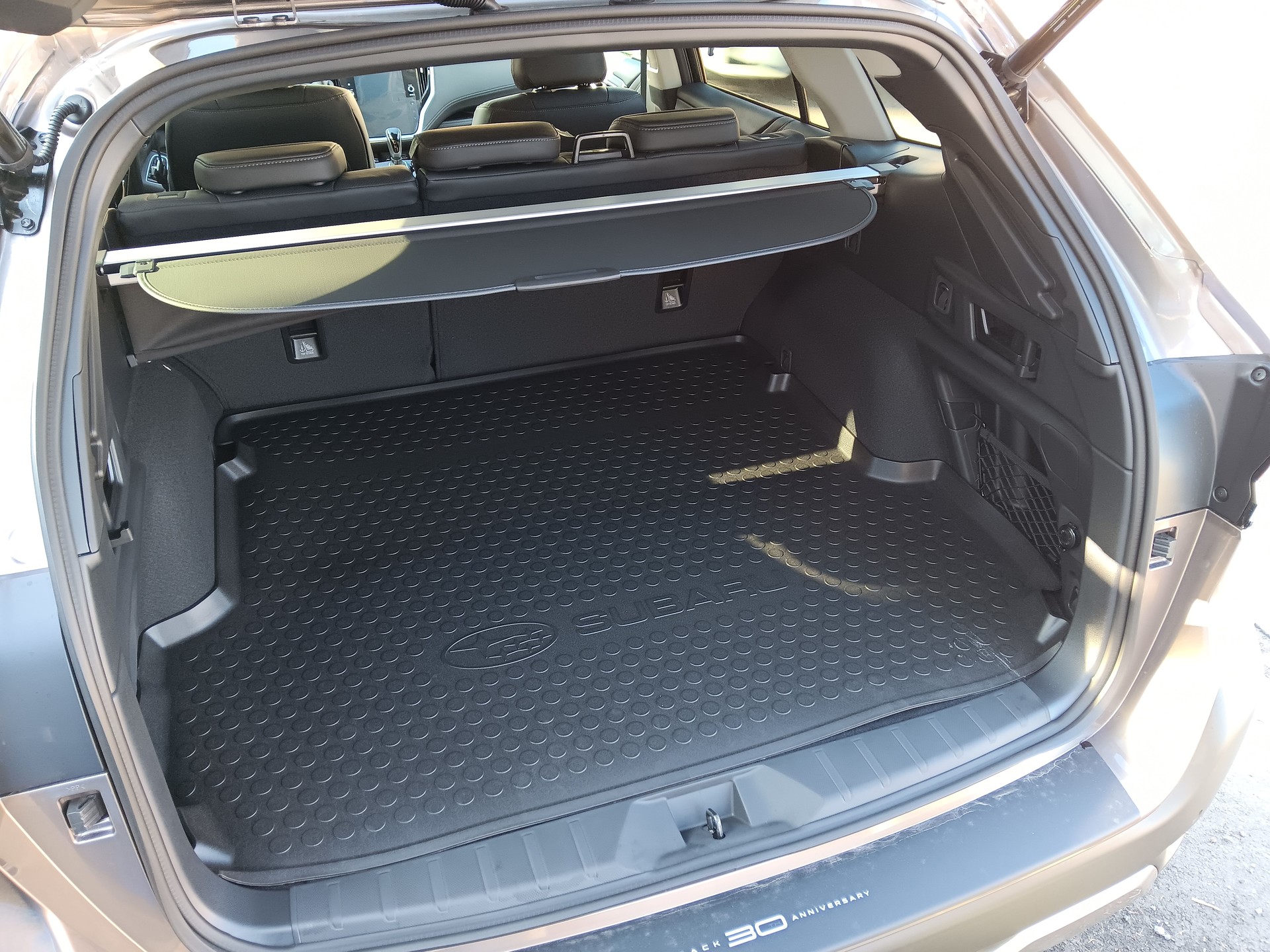 SUBARU Outback 2.5i 30th Anniversary Edition AWD Lineartronic-image-4