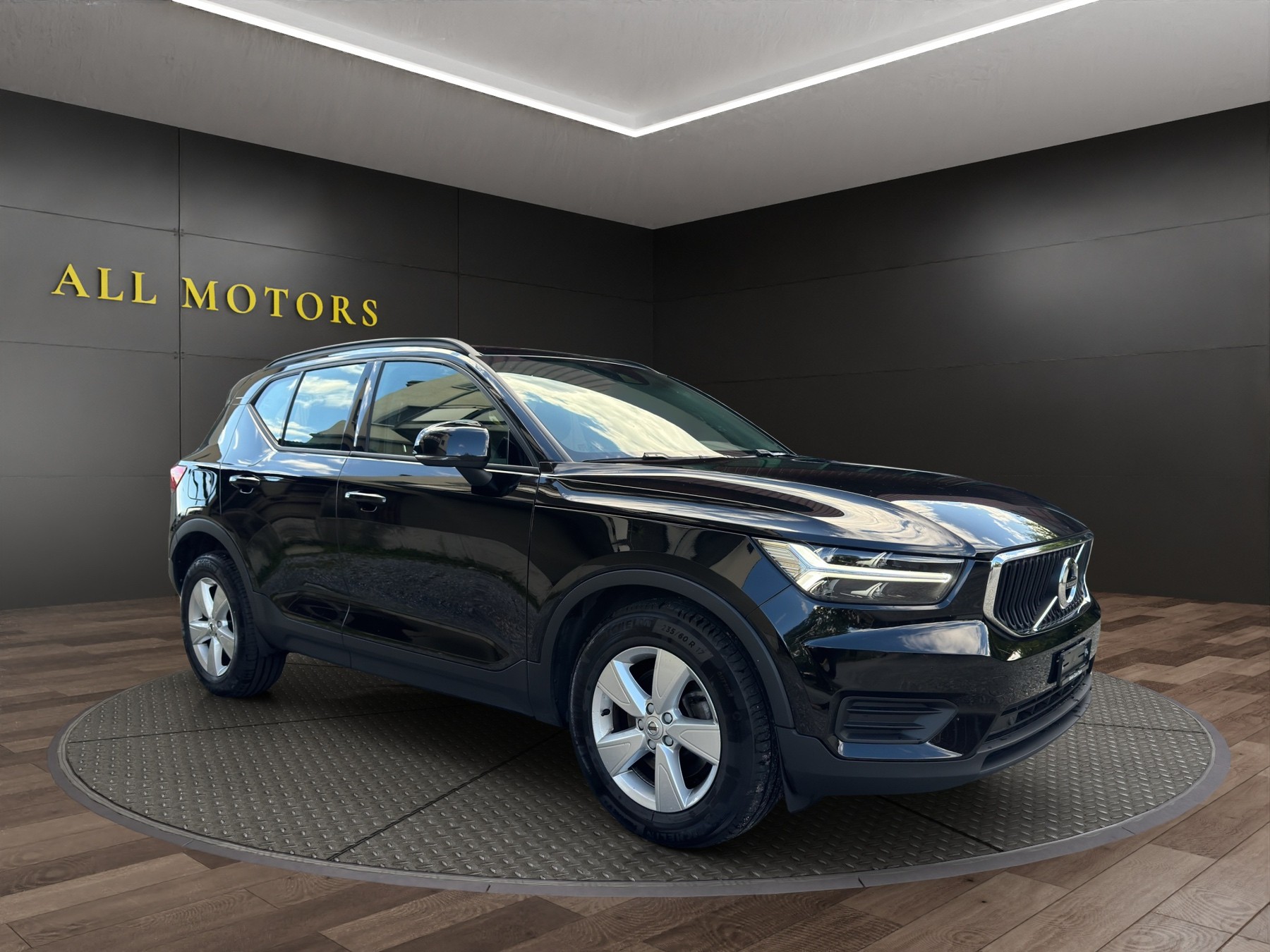 VOLVO XC40 D3 AWD Momentum Geartronic-image-6