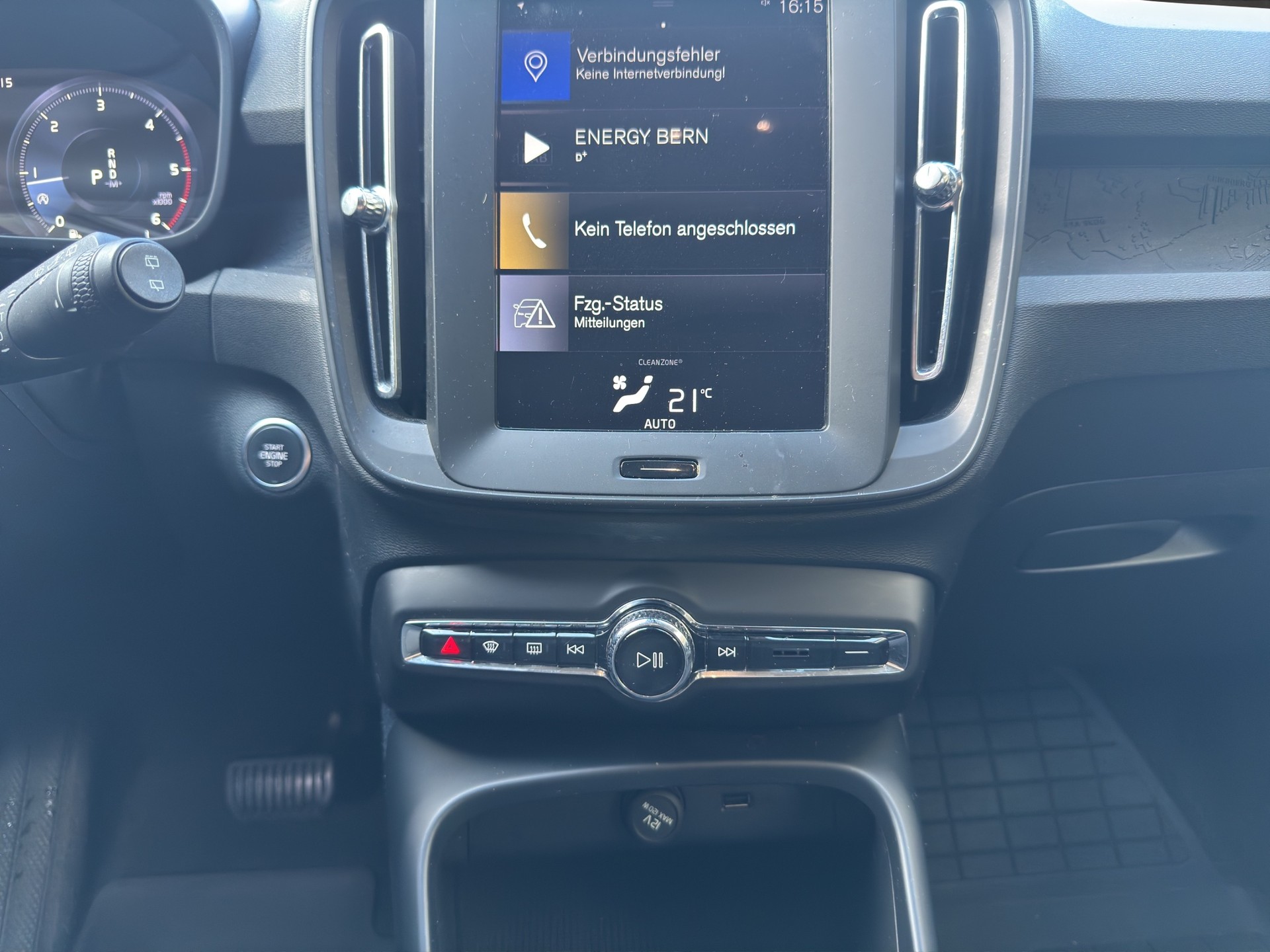 VOLVO XC40 D3 AWD Momentum Geartronic-image-12