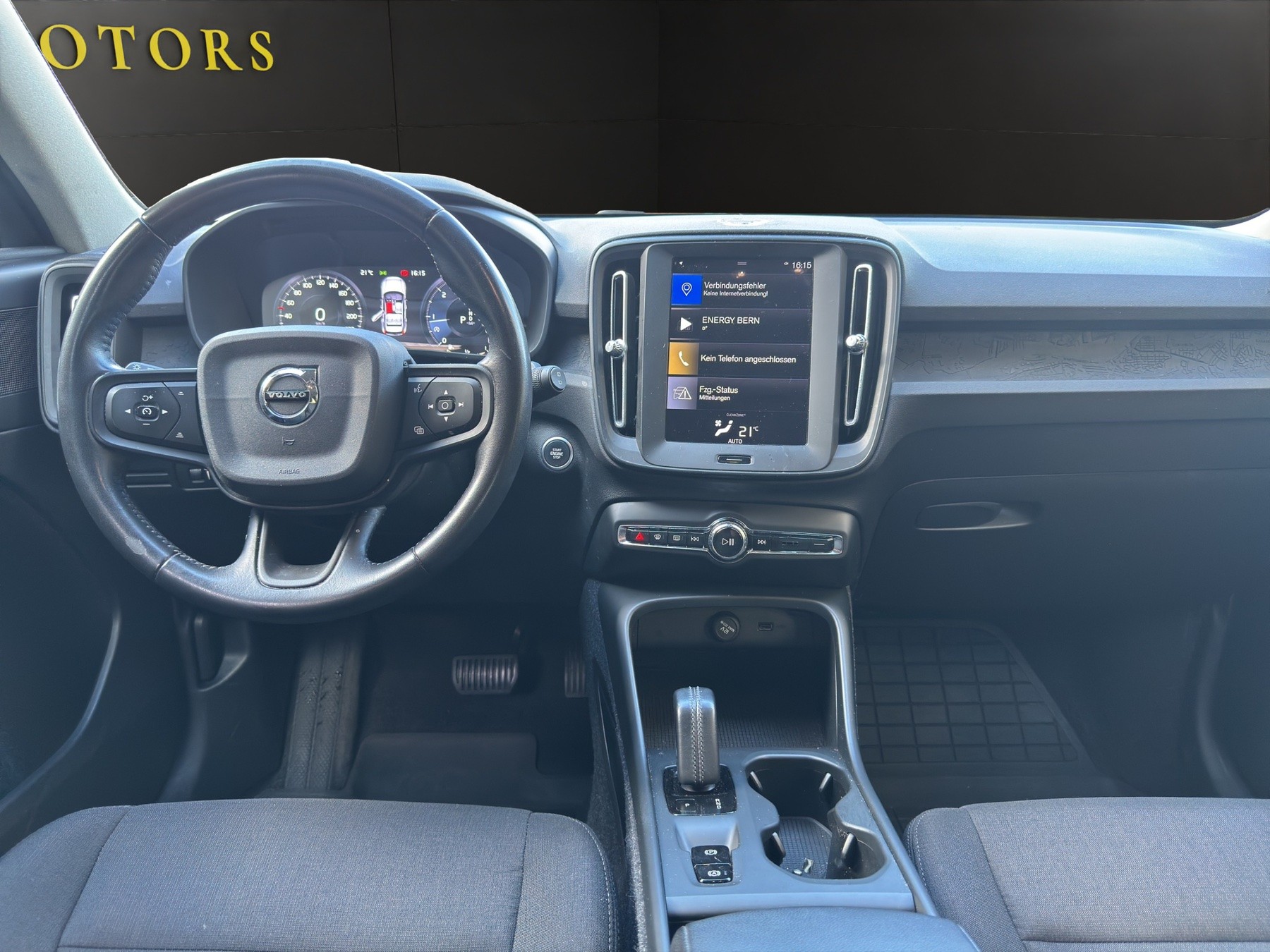 VOLVO XC40 D3 AWD Momentum Geartronic-image-10
