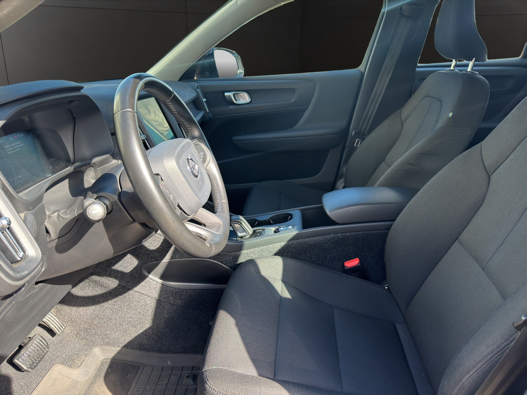 VOLVO XC40 D3 AWD Momentum Geartronic-image-9