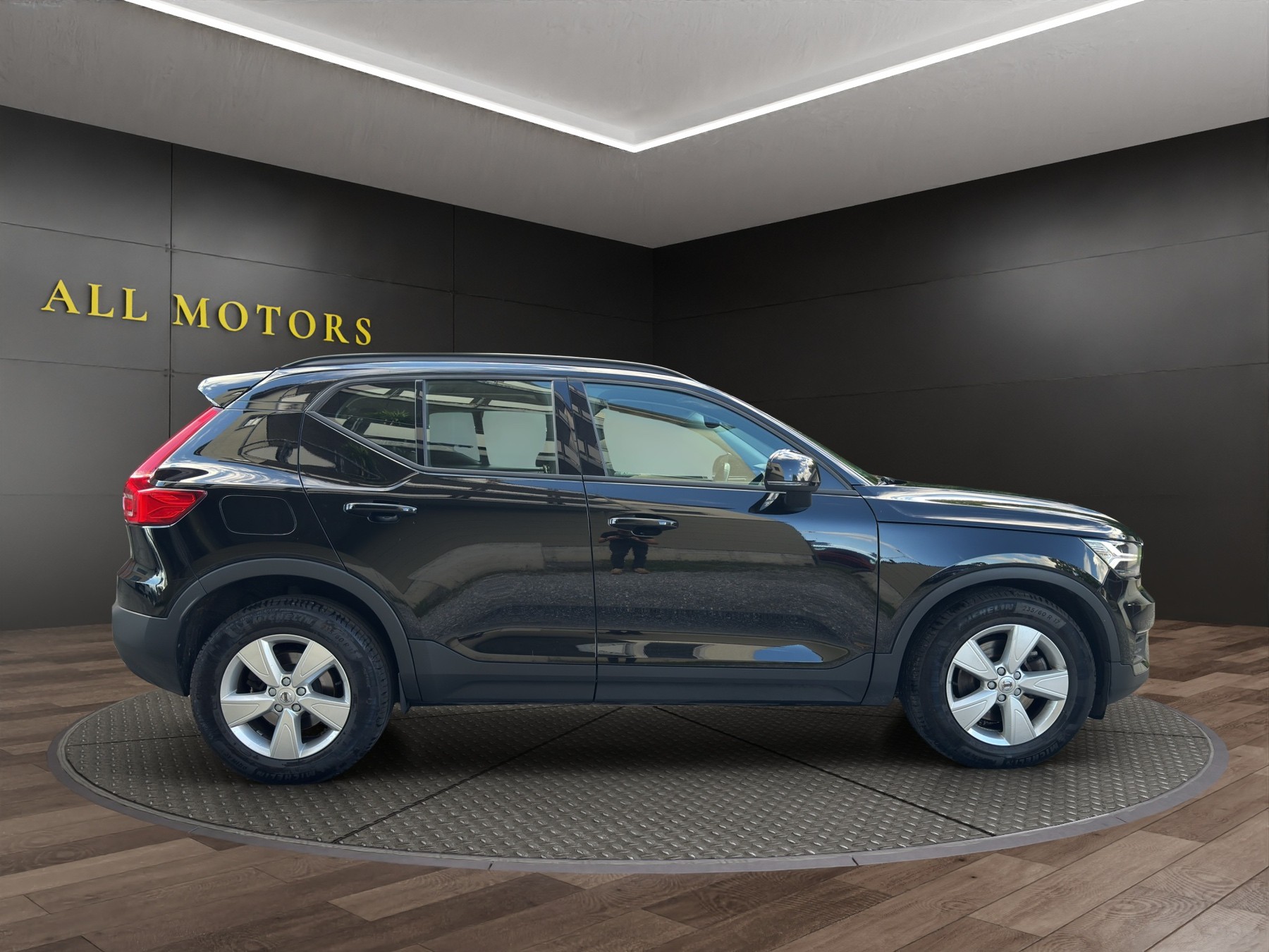 VOLVO XC40 D3 AWD Momentum Geartronic-image-7