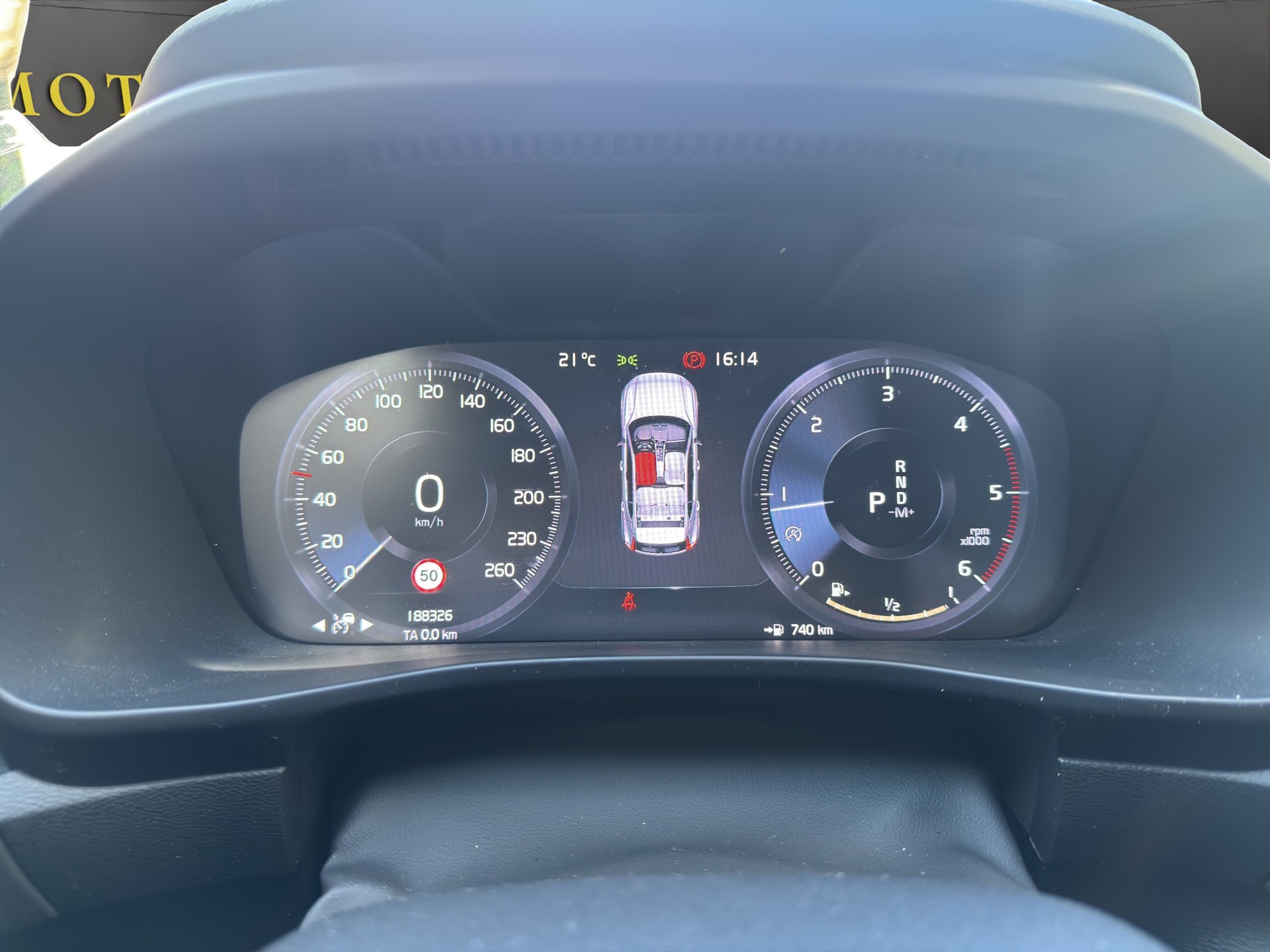 VOLVO XC40 D3 AWD Momentum Geartronic-image-14