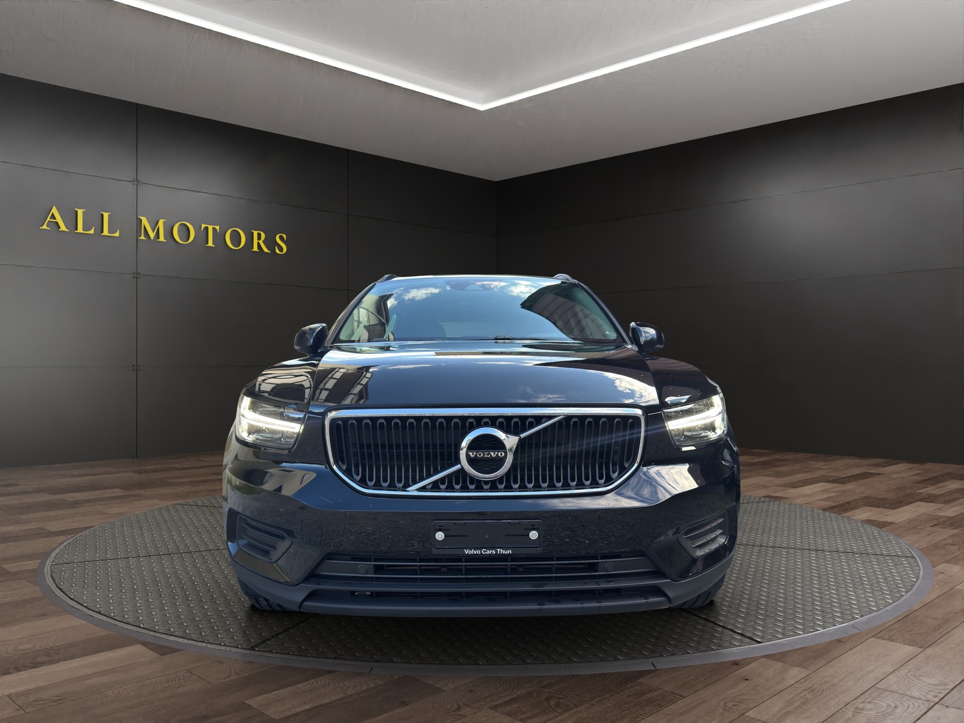 VOLVO XC40 D3 AWD Momentum Geartronic-image-1