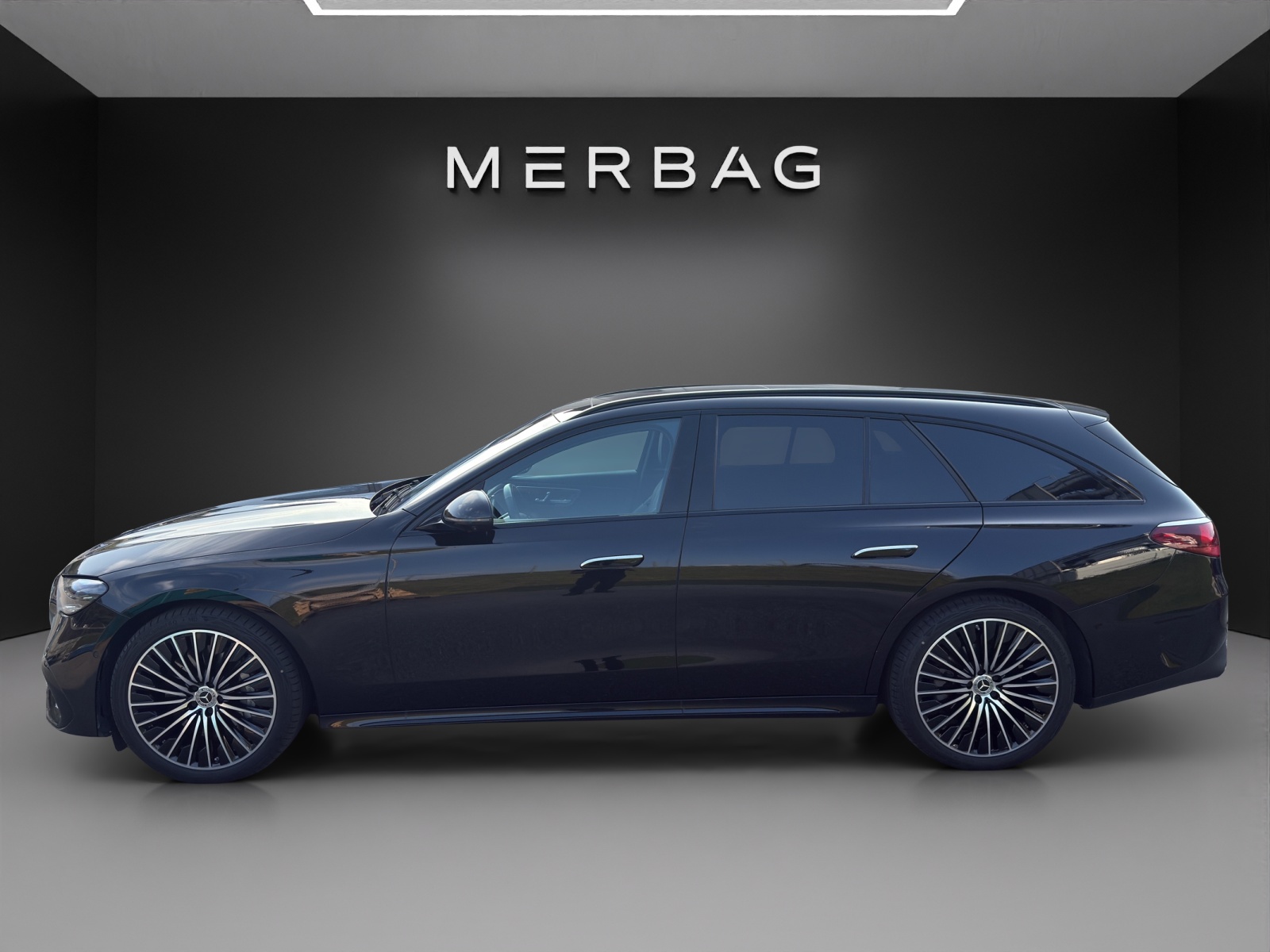 MERCEDES-BENZ E 220 d T 4M 9G-Tronic-image-1