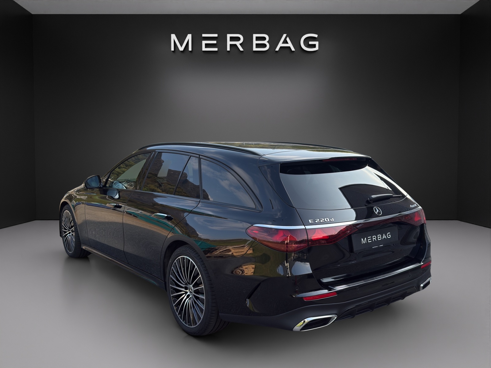 MERCEDES-BENZ E 220 d T 4M 9G-Tronic-image-2