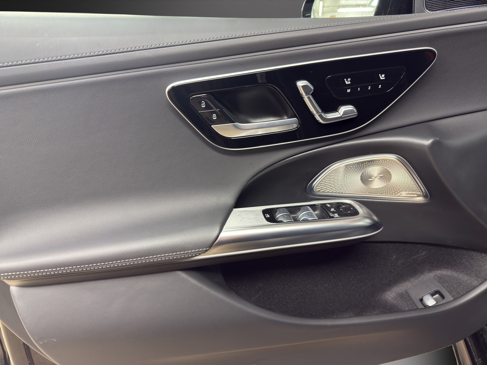 MERCEDES-BENZ E 220 d T 4M 9G-Tronic-image-12