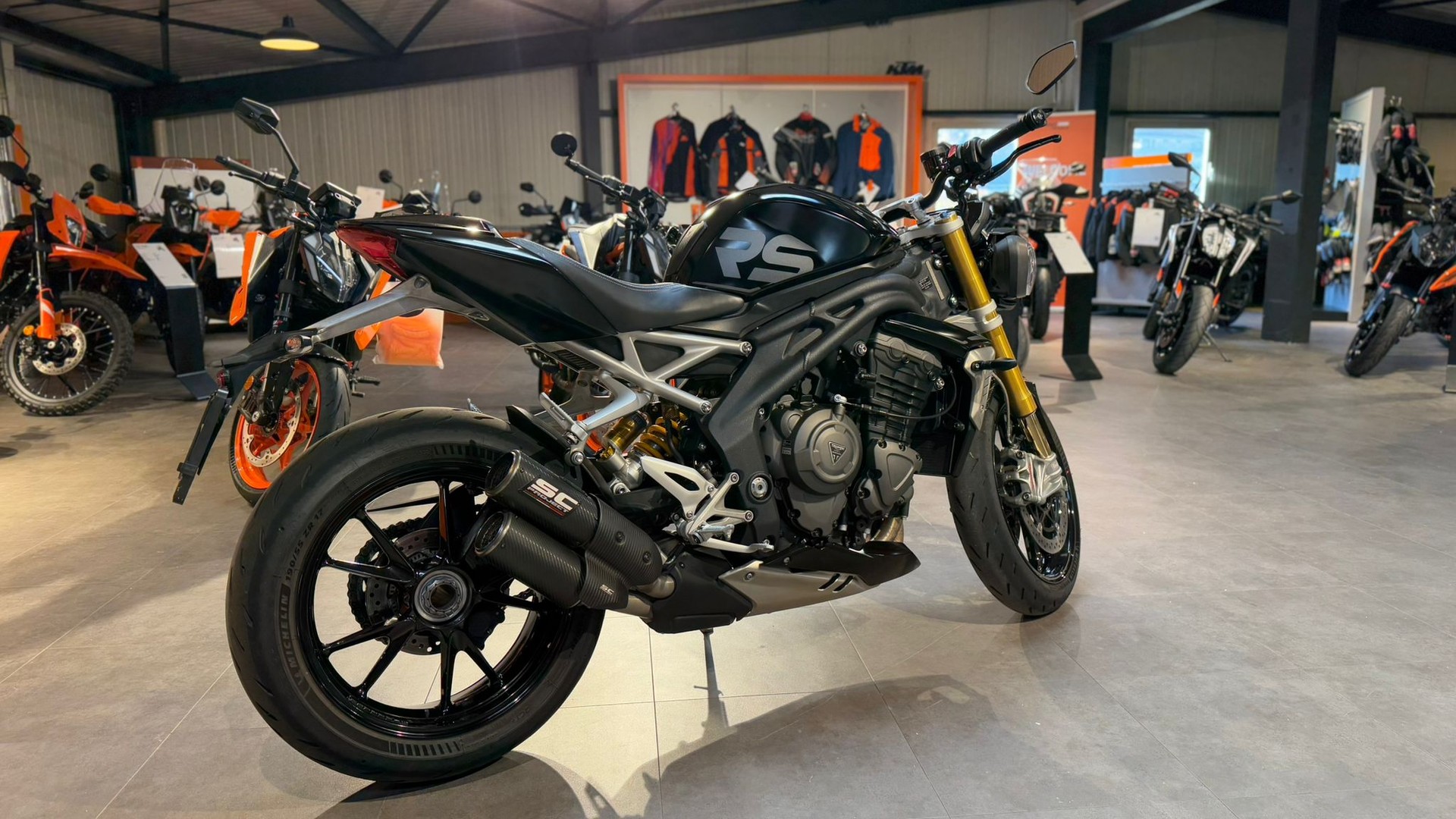 TRIUMPH Speed Triple RS-showroom-element-3