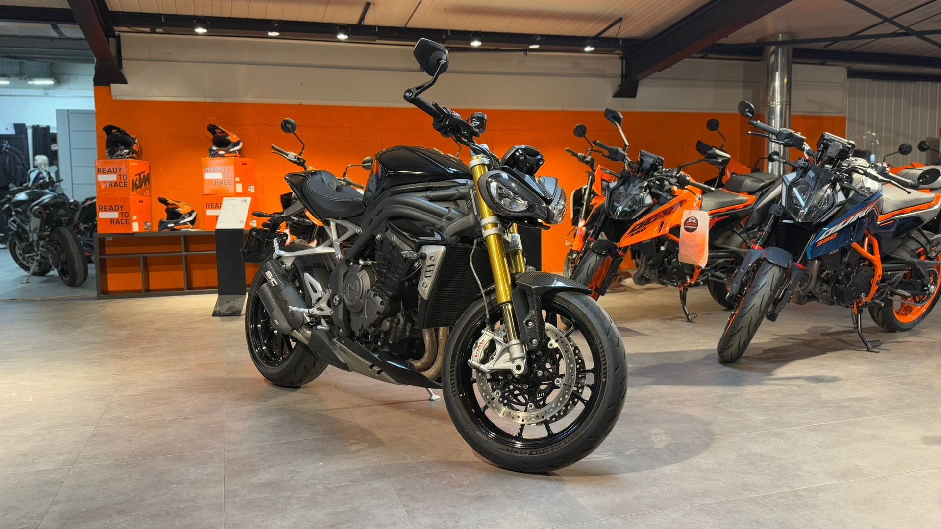 TRIUMPH Speed Triple RS-showroom-element-1