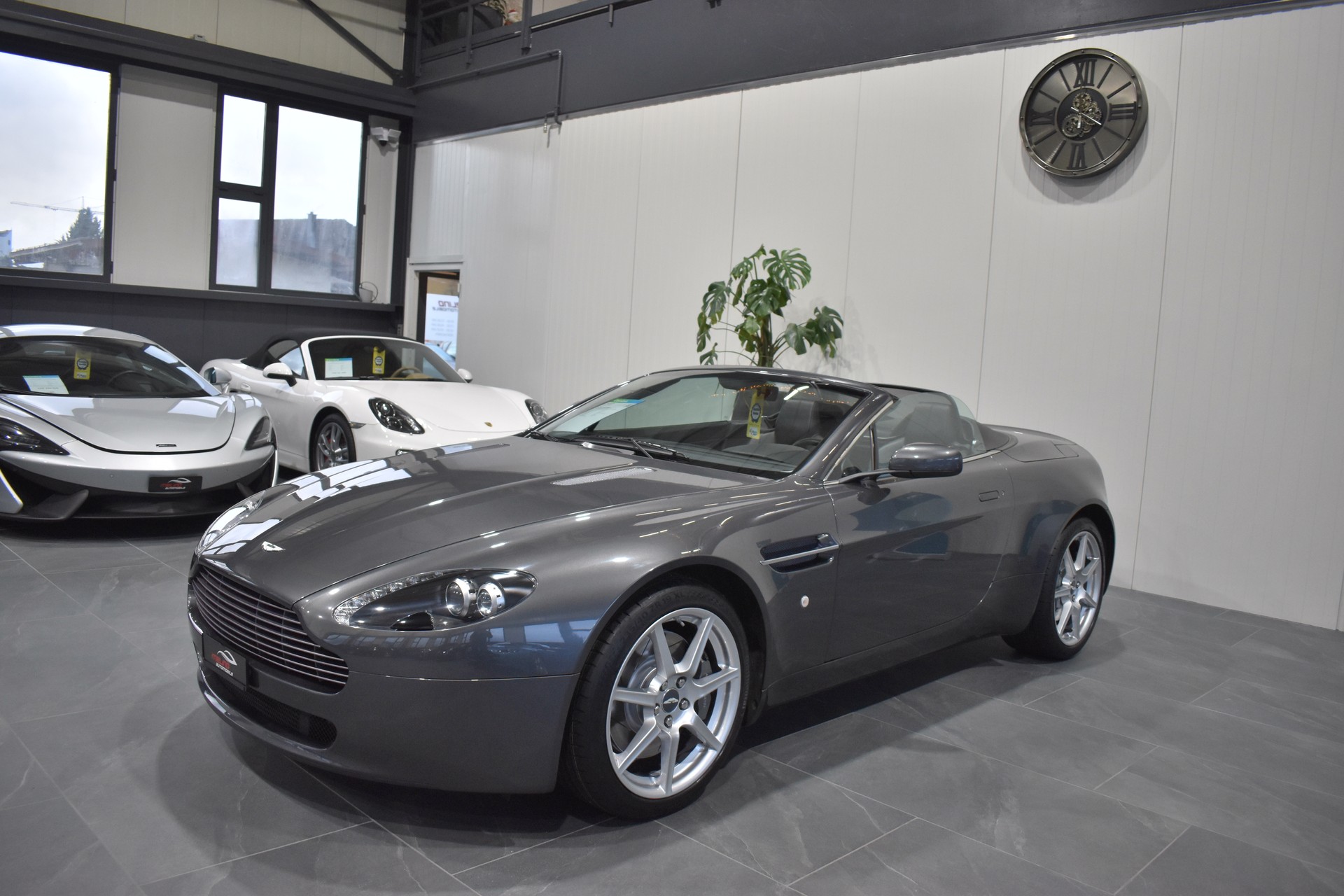ASTON MARTIN V8 Vantage 4.3 Sportshift-image-1