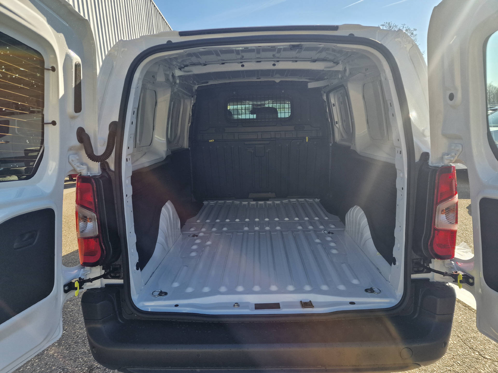 PEUGEOT Partner fourg. 1000 Long 1.5 BlueHDI 100 S/S-image-9