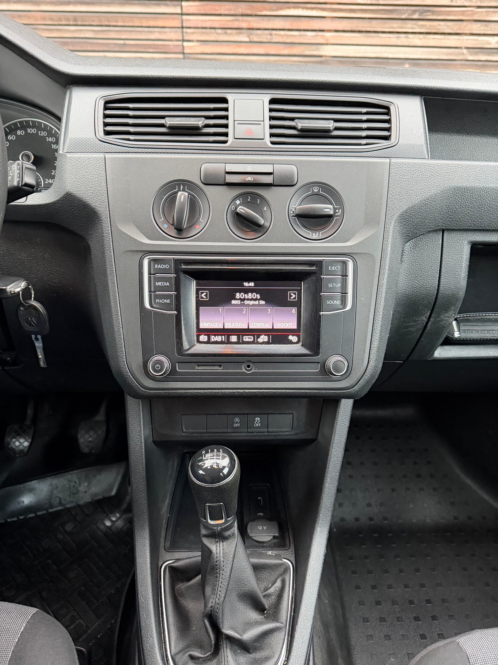 VW Caddy Maxi 2.0TDI 4Motion BlueMotion Technology-image-6