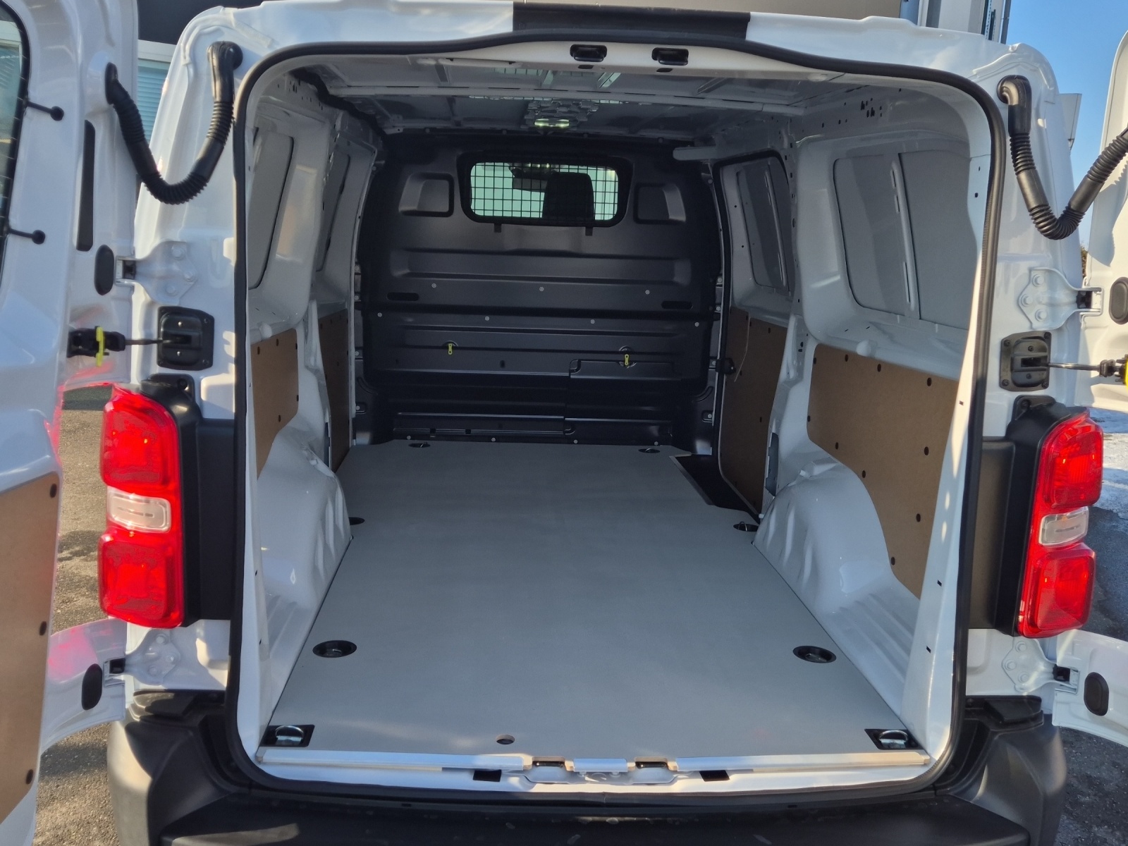 FIAT E-Scudo Kaw. L3 75 kWh Easy Pro (507.6N5.3)-image-9