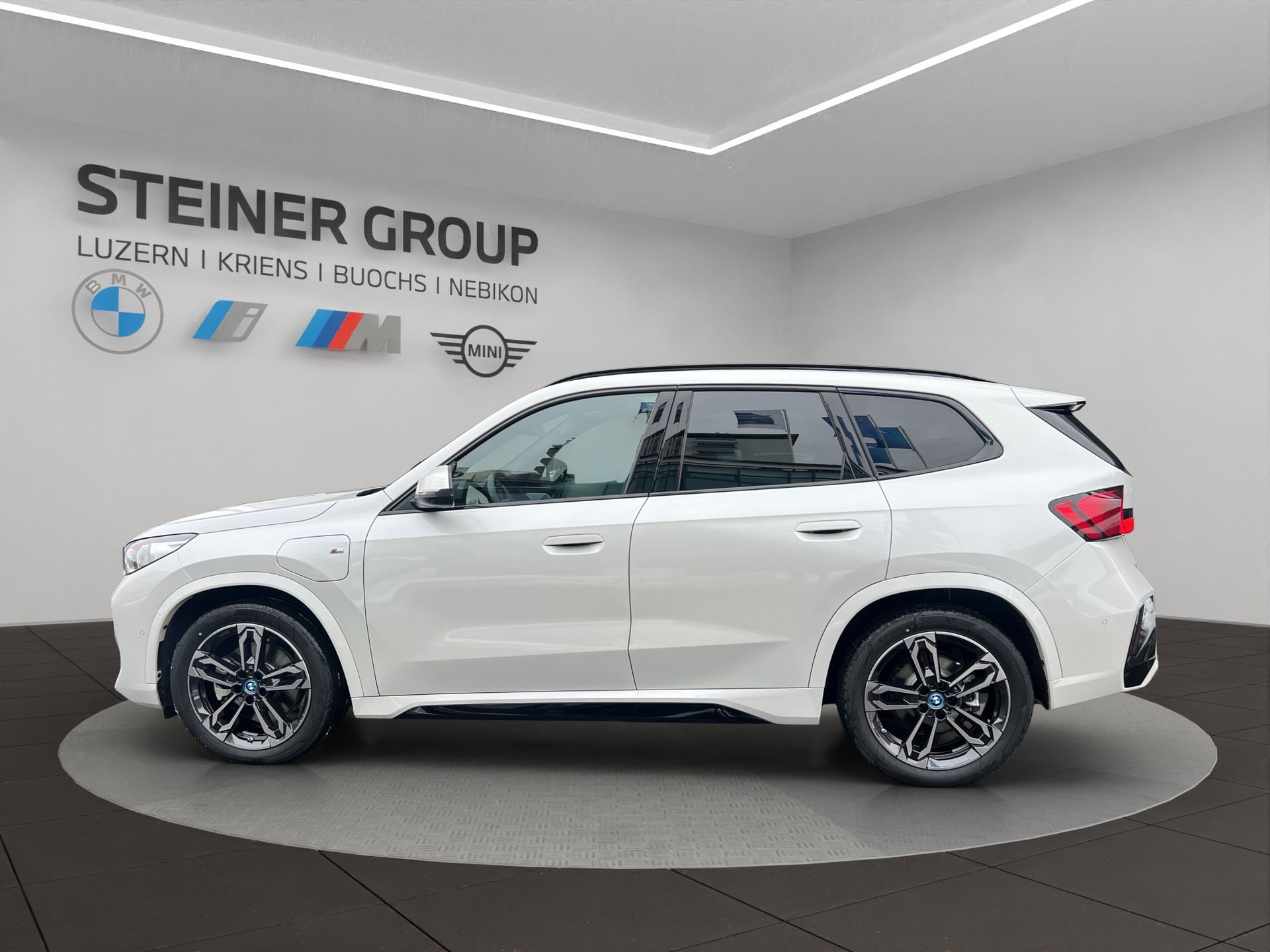 BMW X1 xDrive 30e-image-8