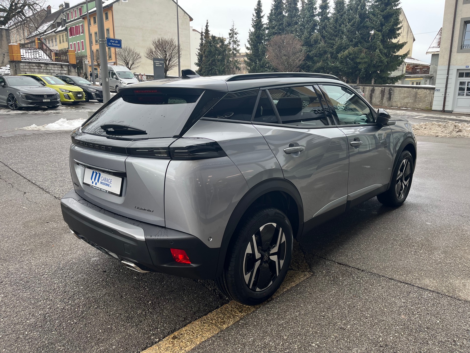 PEUGEOT 2008 1.2 Hybrid Allure Premium-showroom-element-3