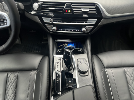 BMW 545e xDrive M Sport Stept-image-11