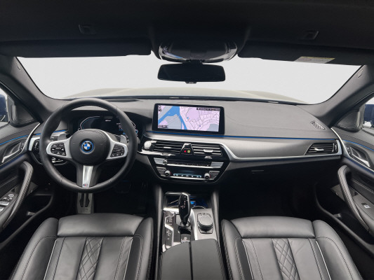 BMW 545e xDrive M Sport Stept-image-10