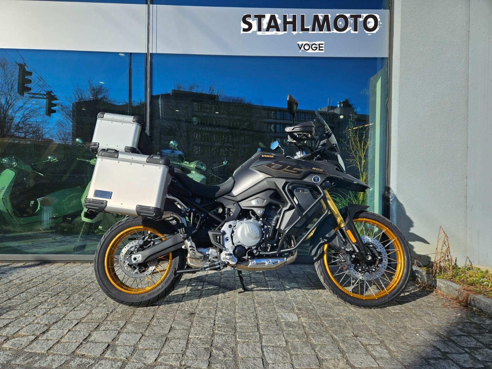 VOGE 900DSX BLACK KNIGHT