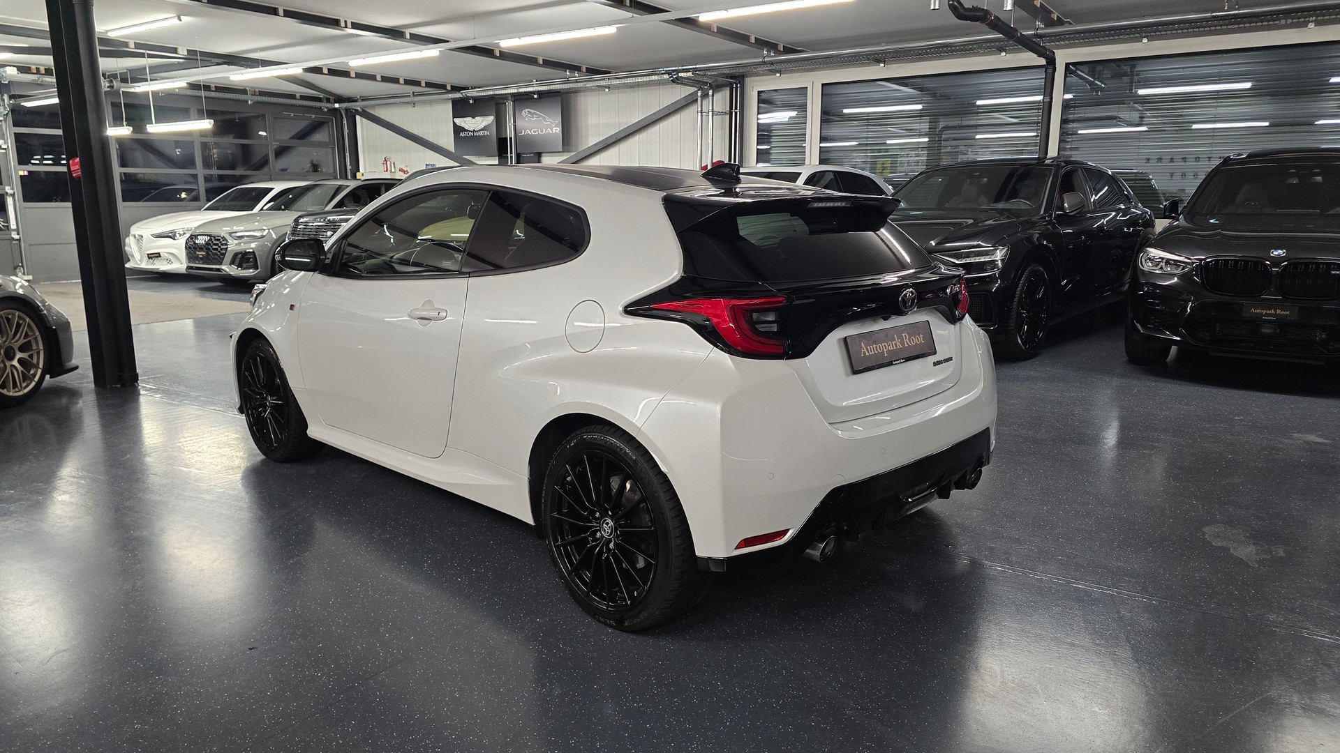 TOYOTA Yaris 1.6 GR Sport-image-6