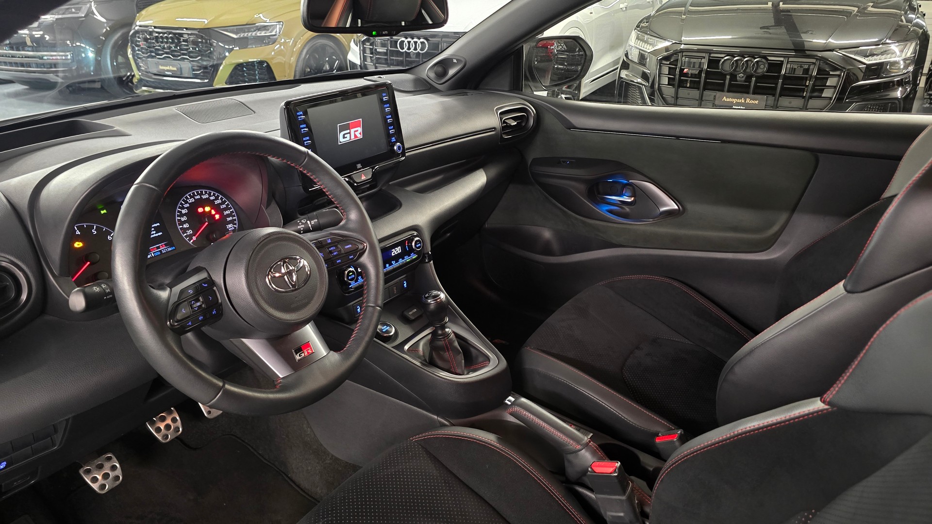 TOYOTA Yaris 1.6 GR Sport-image-12