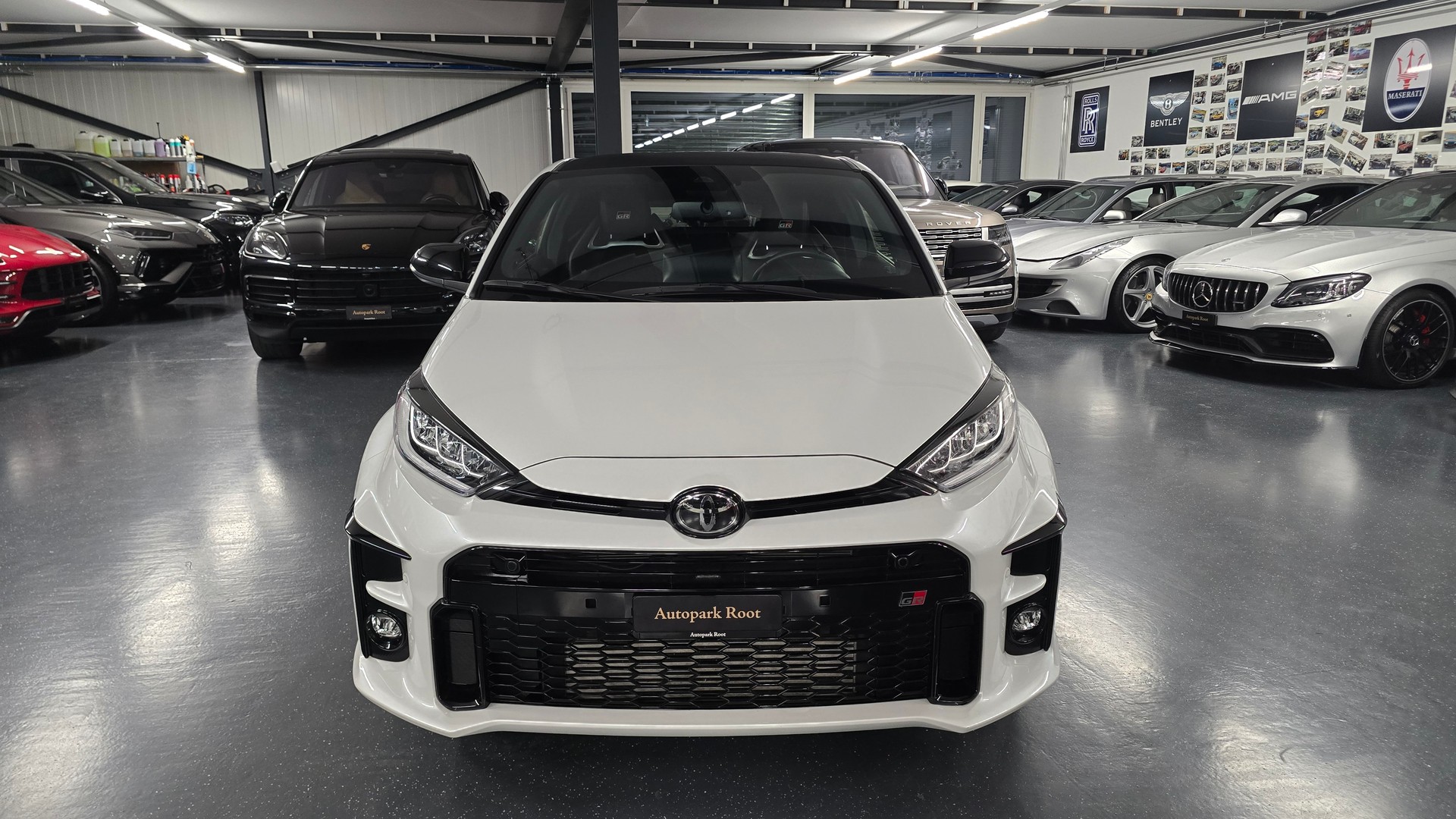 TOYOTA Yaris 1.6 GR Sport-image-10