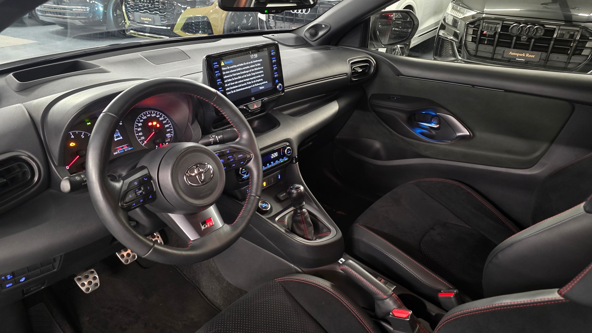 TOYOTA Yaris 1.6 GR Sport-image-14