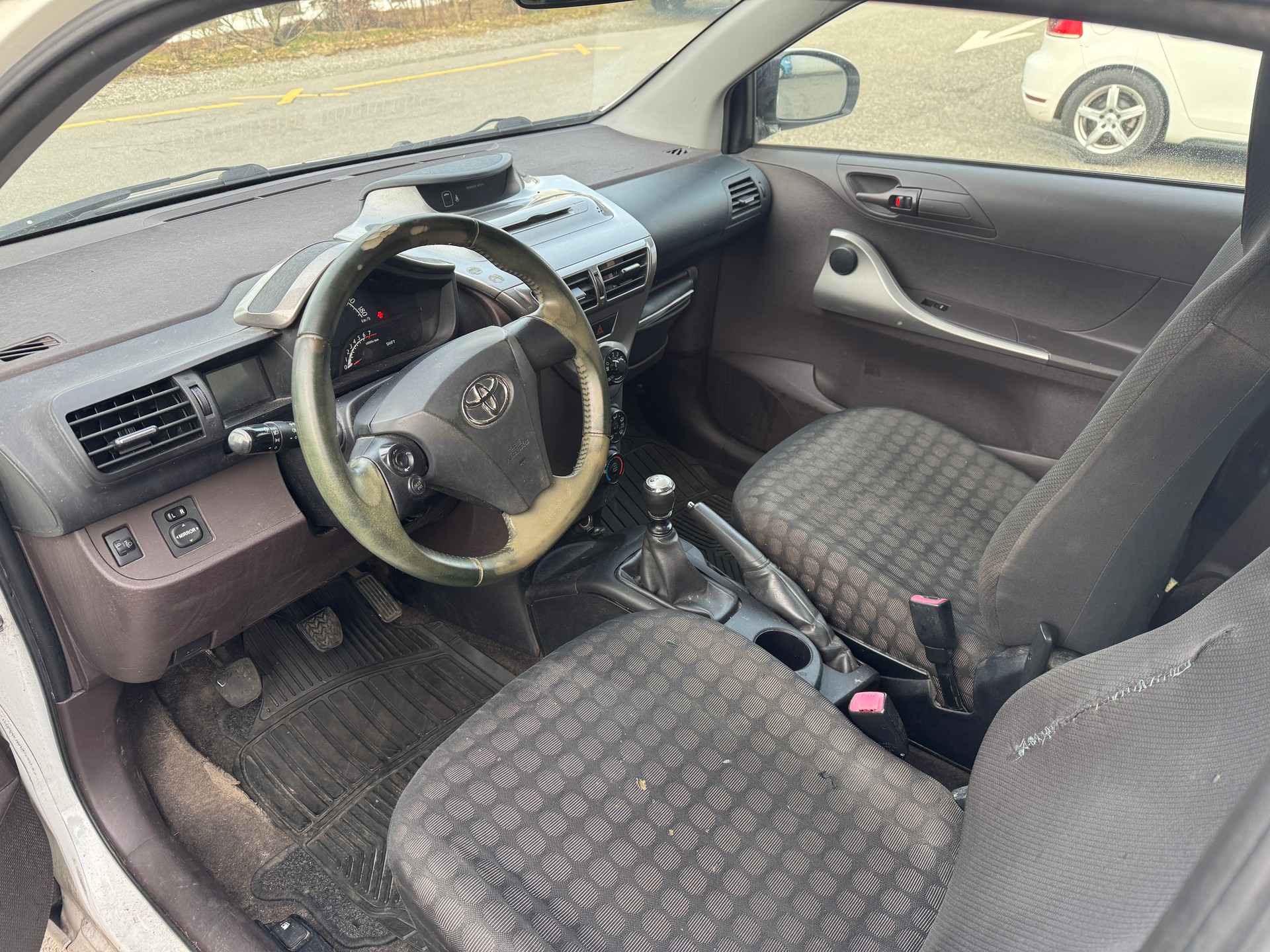 TOYOTA iQ 1.0 VVT-i Eco-image-13