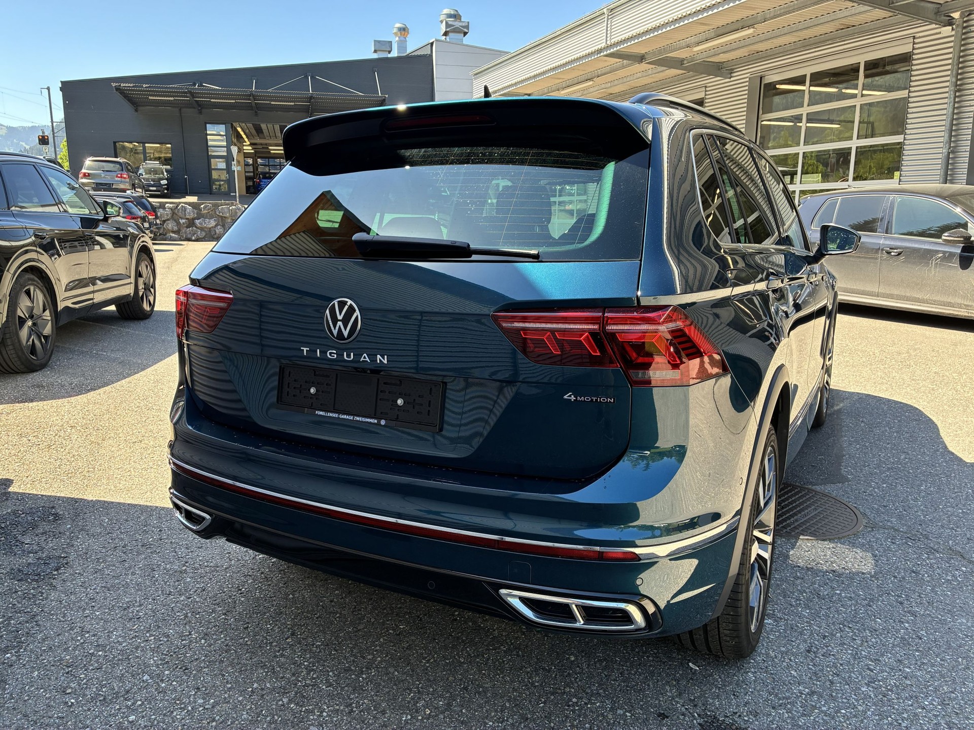 VW Tiguan R-Line 2.0TSI 245PS DSG 4M-image-4