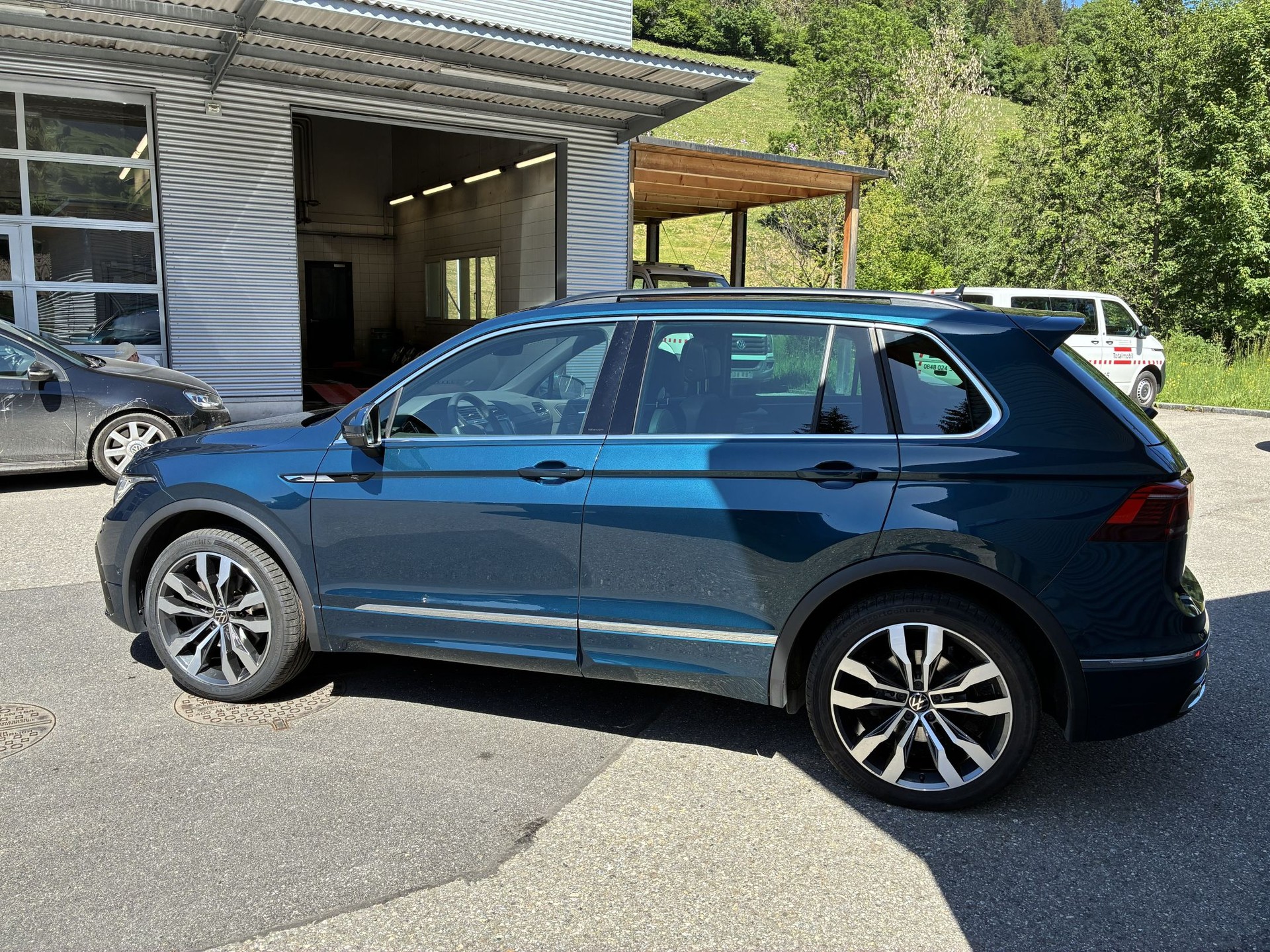 VW Tiguan R-Line 2.0TSI 245PS DSG 4M-image-1