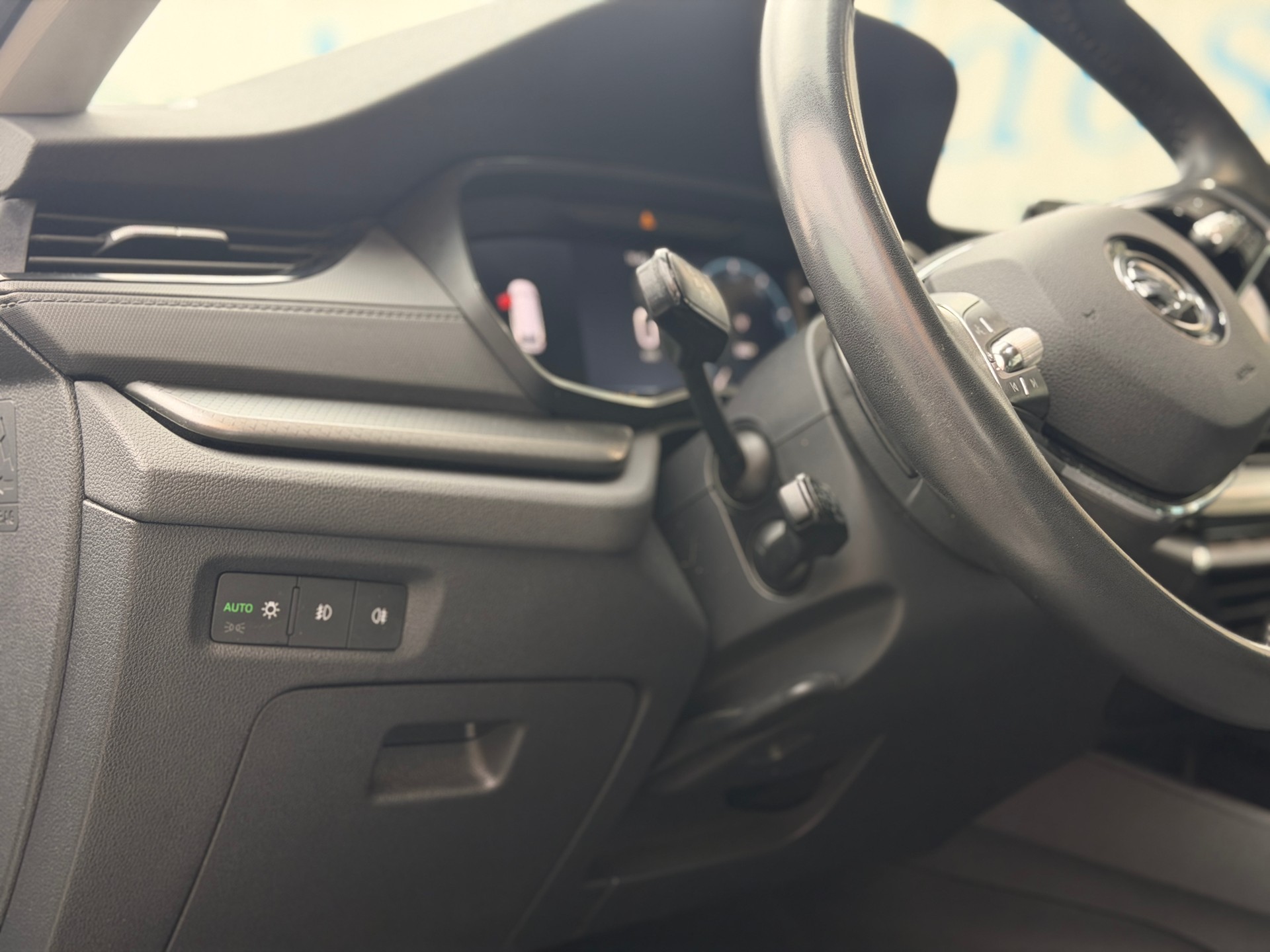 SKODA Octavia Combi 2.0 TDI DSG Ambition 4x4-image-12