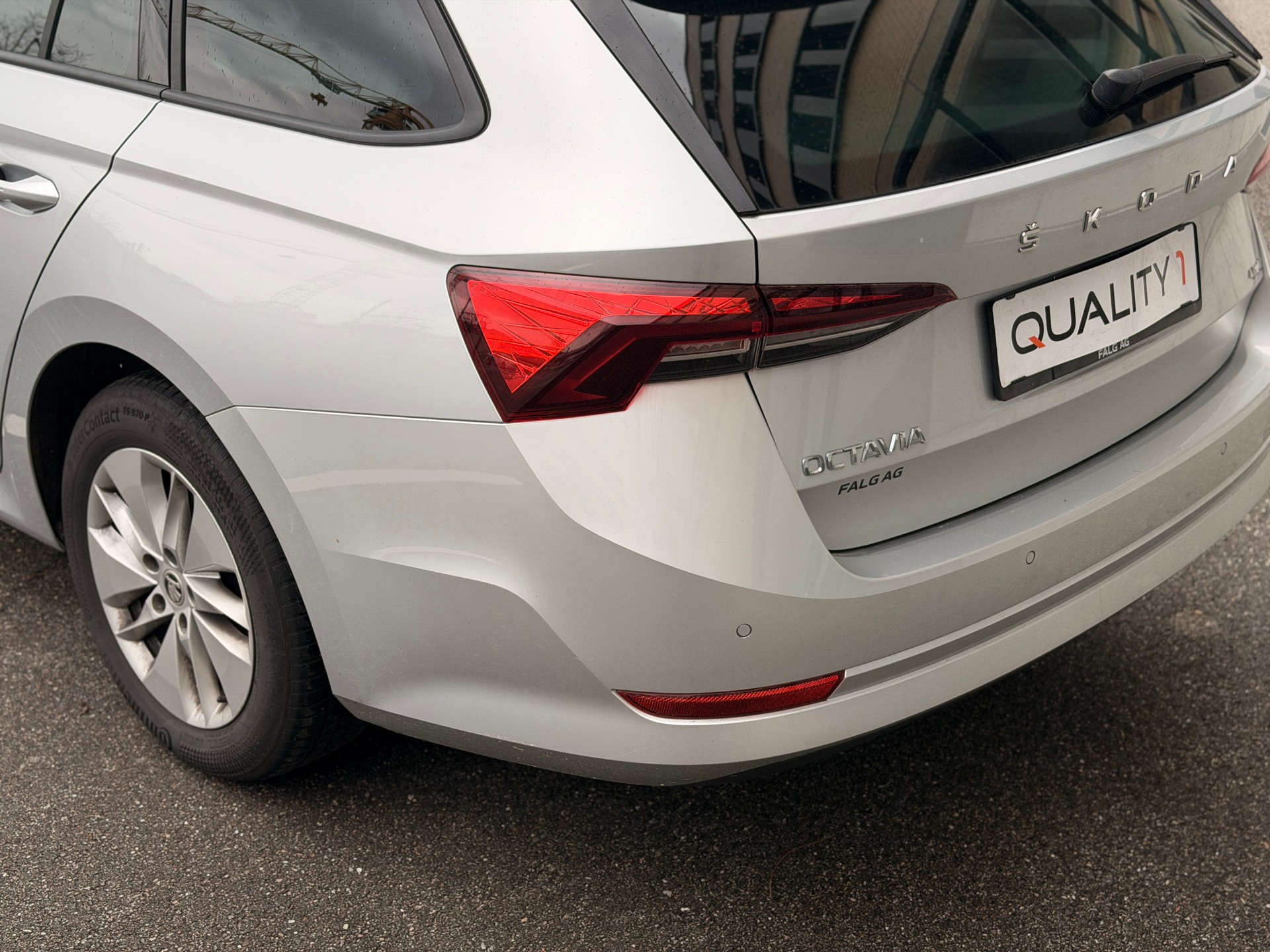 SKODA Octavia Combi 2.0 TDI DSG Ambition 4x4-image-10
