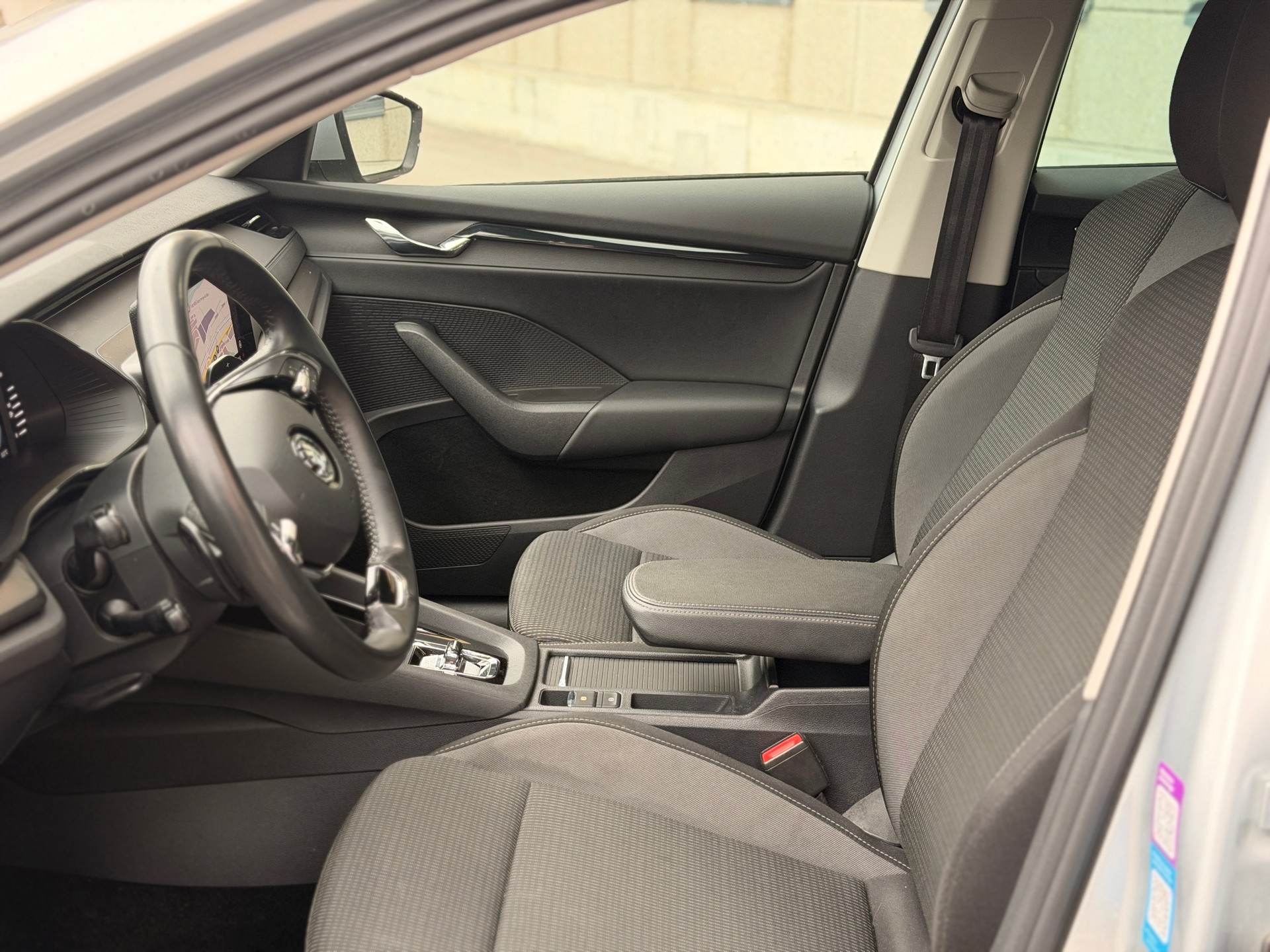 SKODA Octavia Combi 2.0 TDI DSG Ambition 4x4-image-13