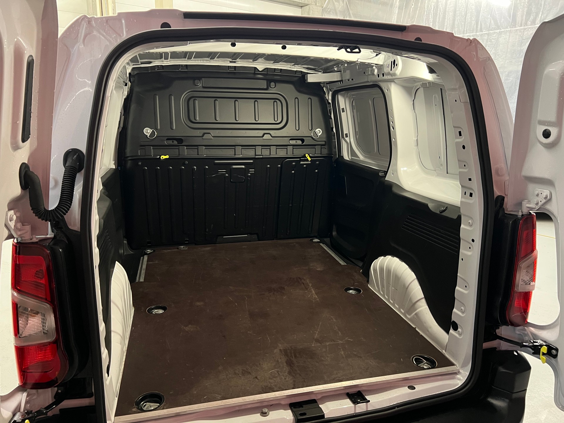 OPEL Combo Cargo 1.5 start/stop-image-8