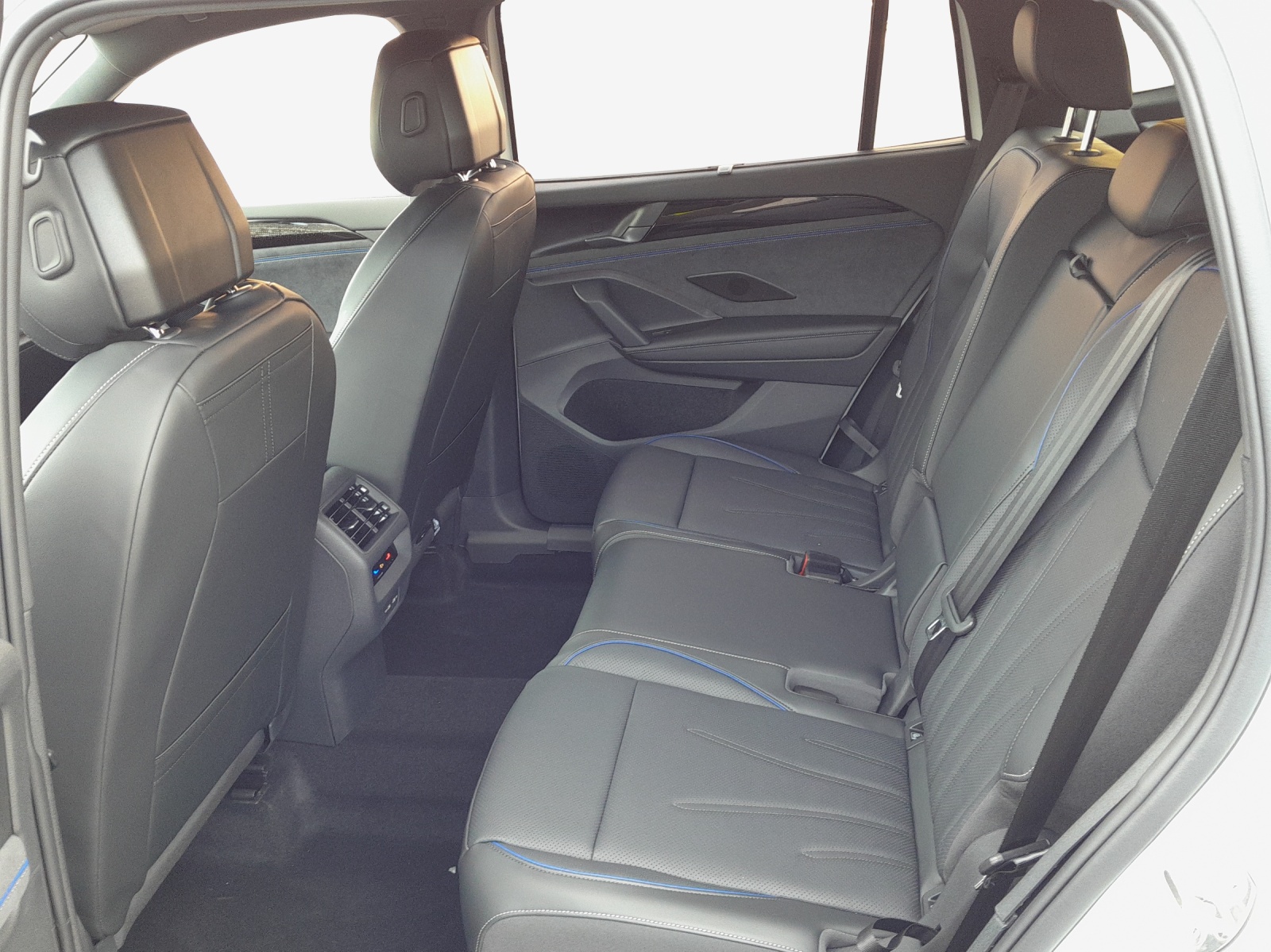 VW Tayron 1.5 TSI evo2 eHybrid R-Line DSG-image-11