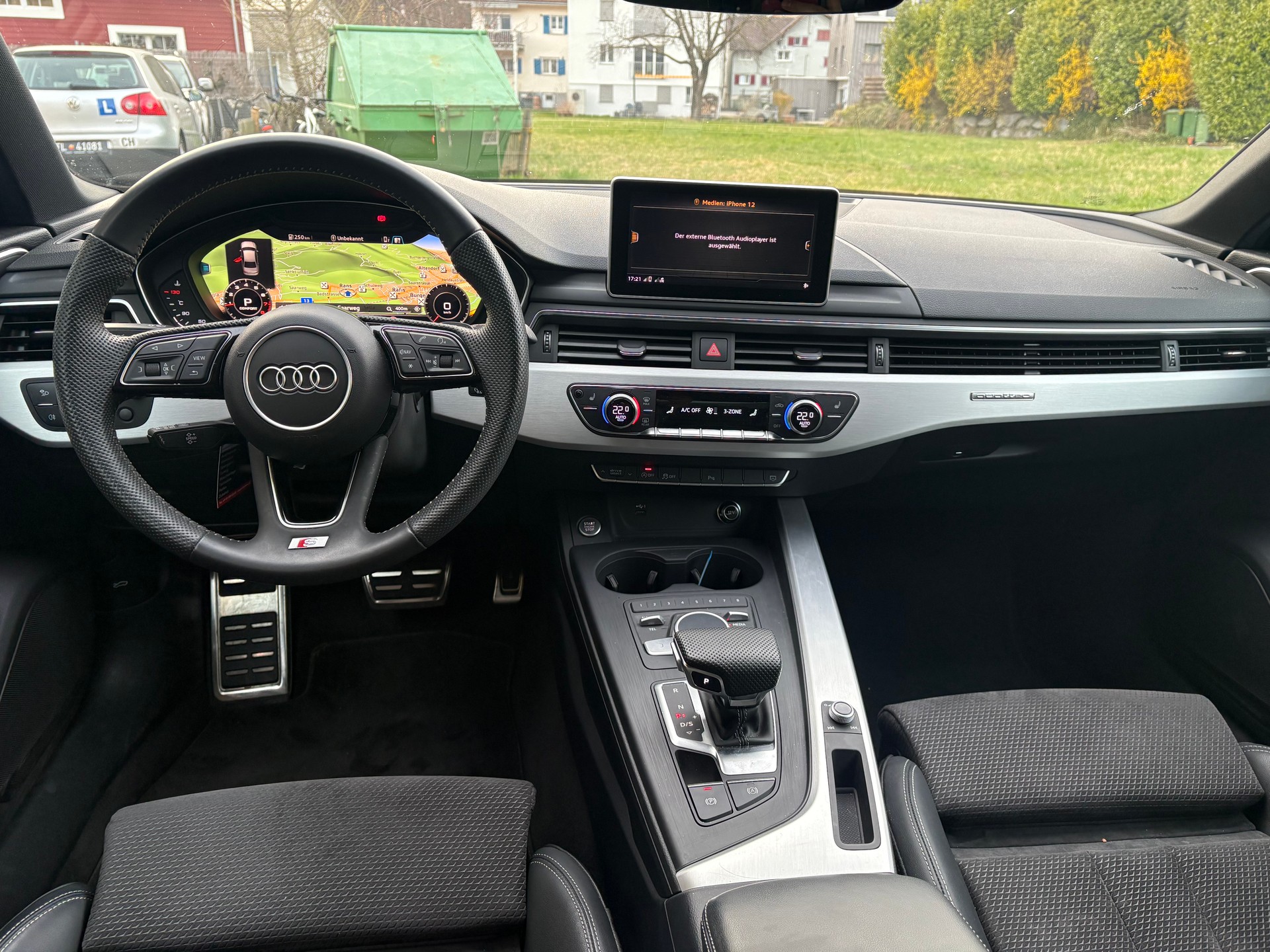 AUDI A4 Limousine 45 TFSI S-tronic Design quattro-image-6