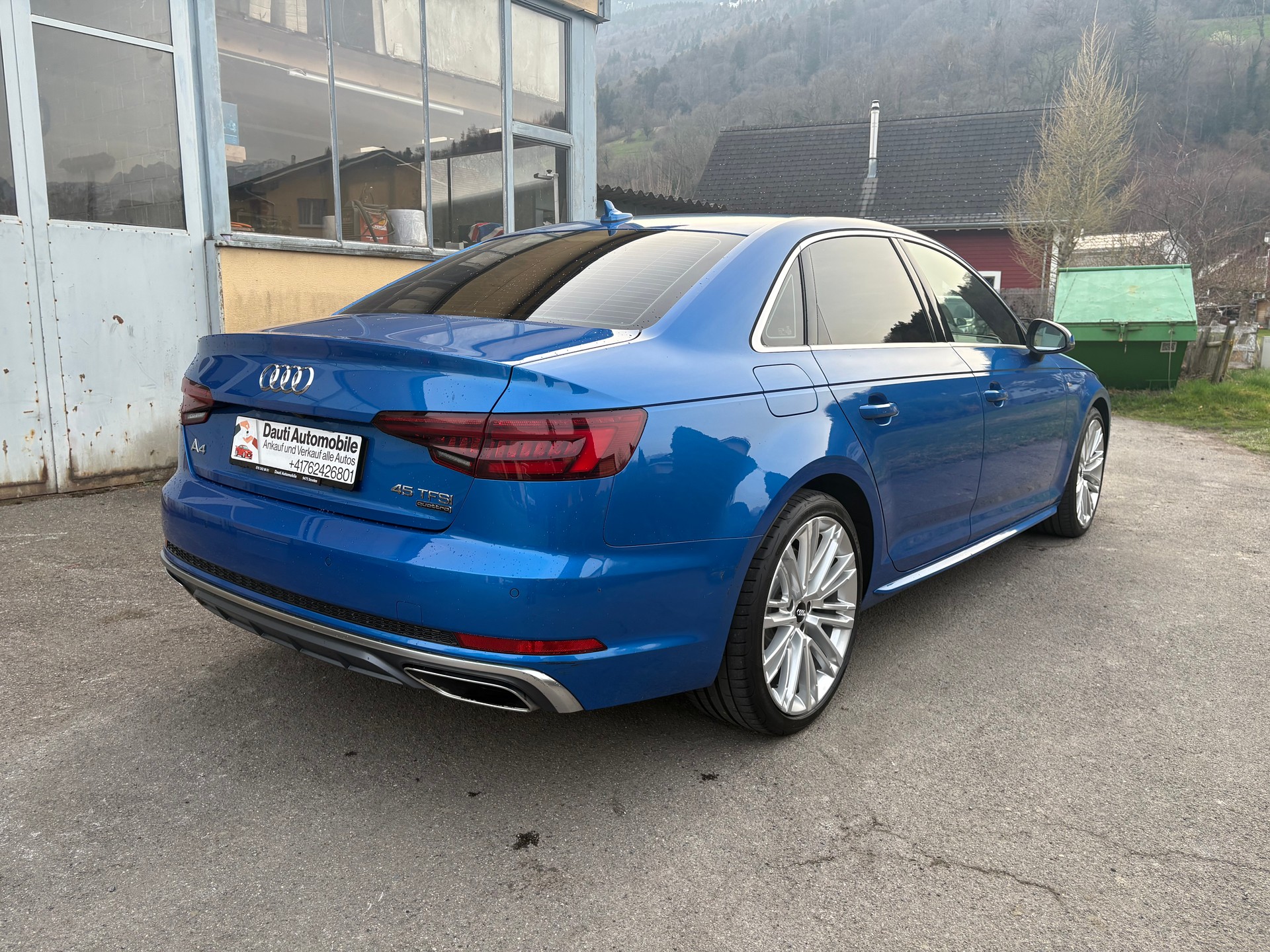 AUDI A4 Limousine 45 TFSI S-tronic Design quattro-image-3