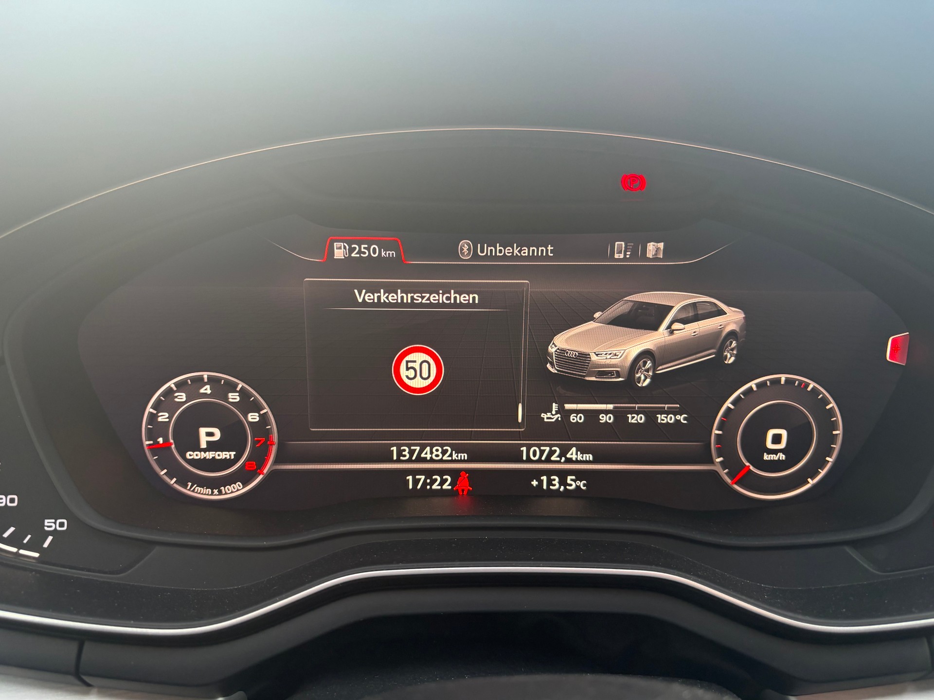 AUDI A4 Limousine 45 TFSI S-tronic Design quattro-image-13