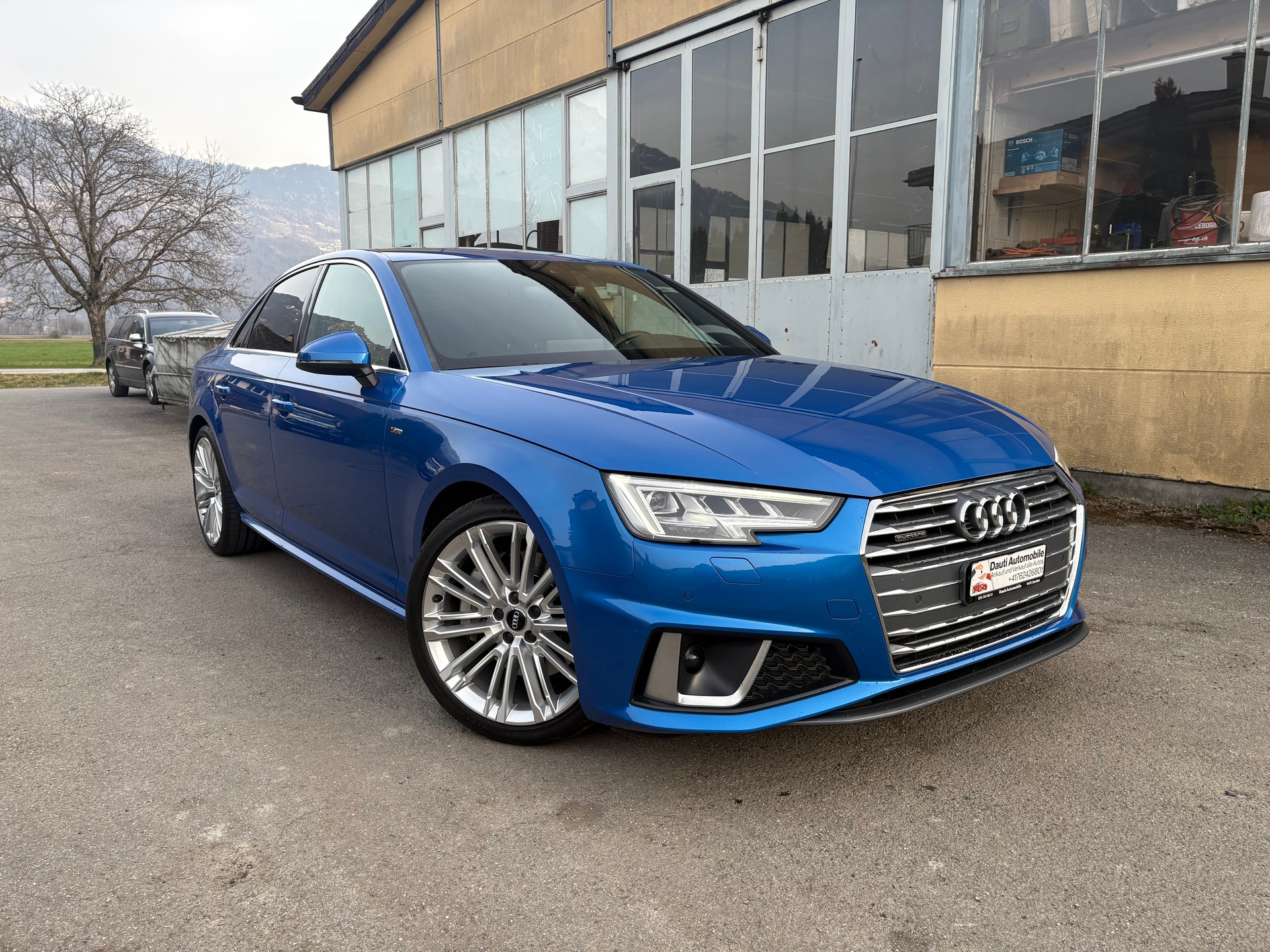 AUDI A4 Limousine 45 TFSI S-tronic Design quattro-image-2