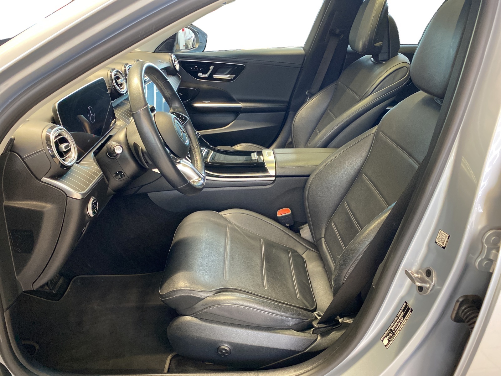 MERCEDES-BENZ C 220 d Avantgarde-image-6
